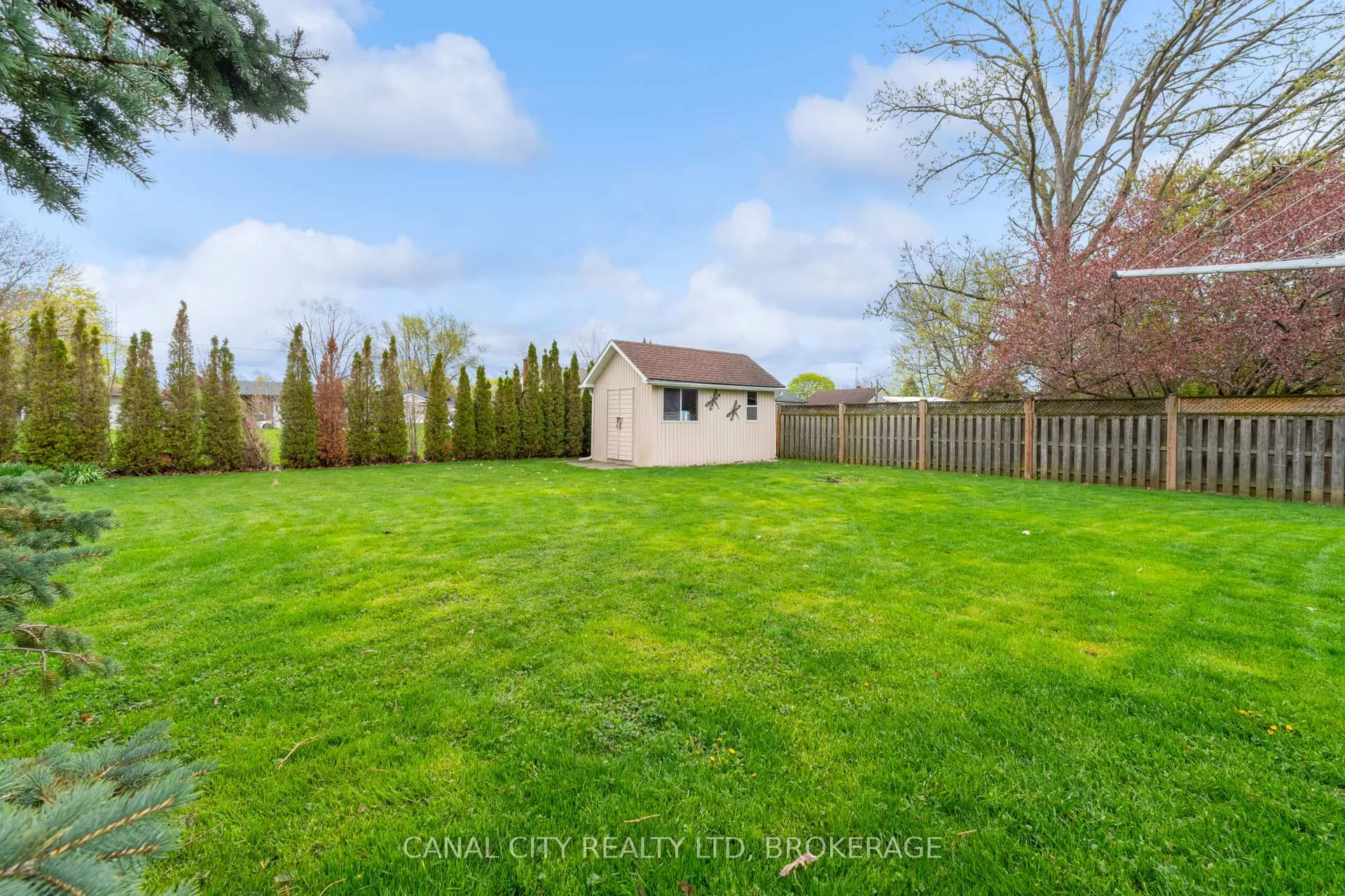 Photo 27 of 572 Clare Avenue, Welland, Prince Charles — HOMEH