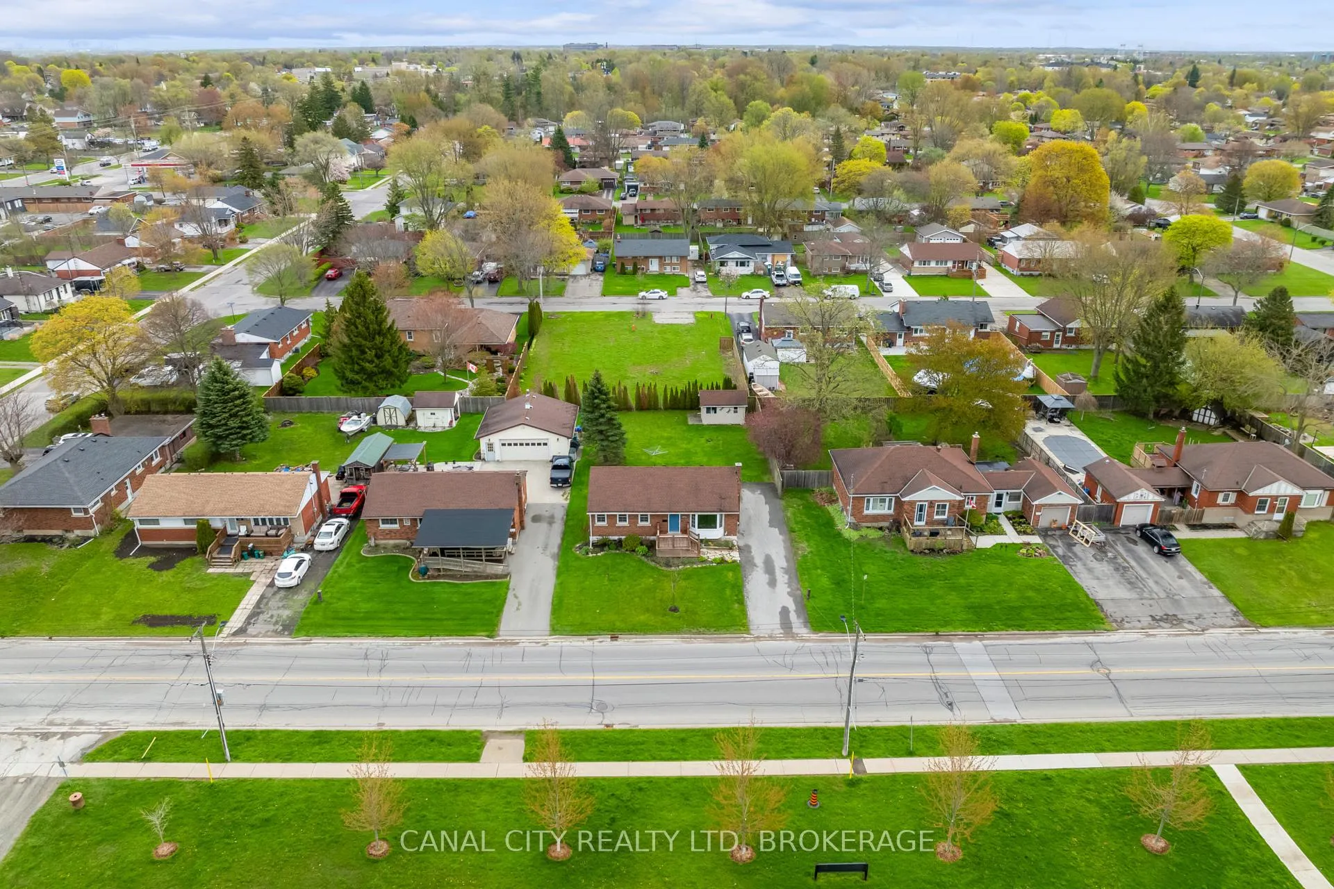 Photo 29 of 572 Clare Avenue, Welland, Prince Charles — HOMEH