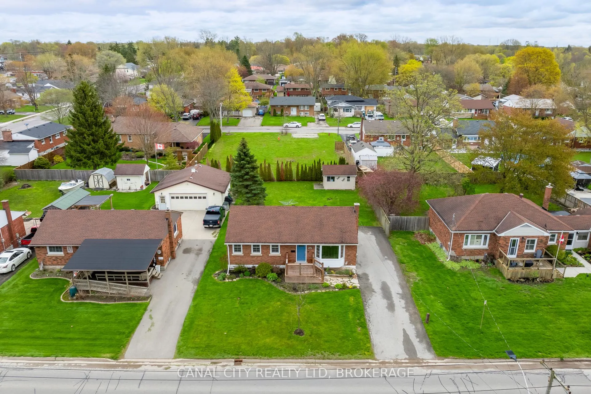 Photo 34 of 572 Clare Avenue, Welland, Prince Charles — HOMEH