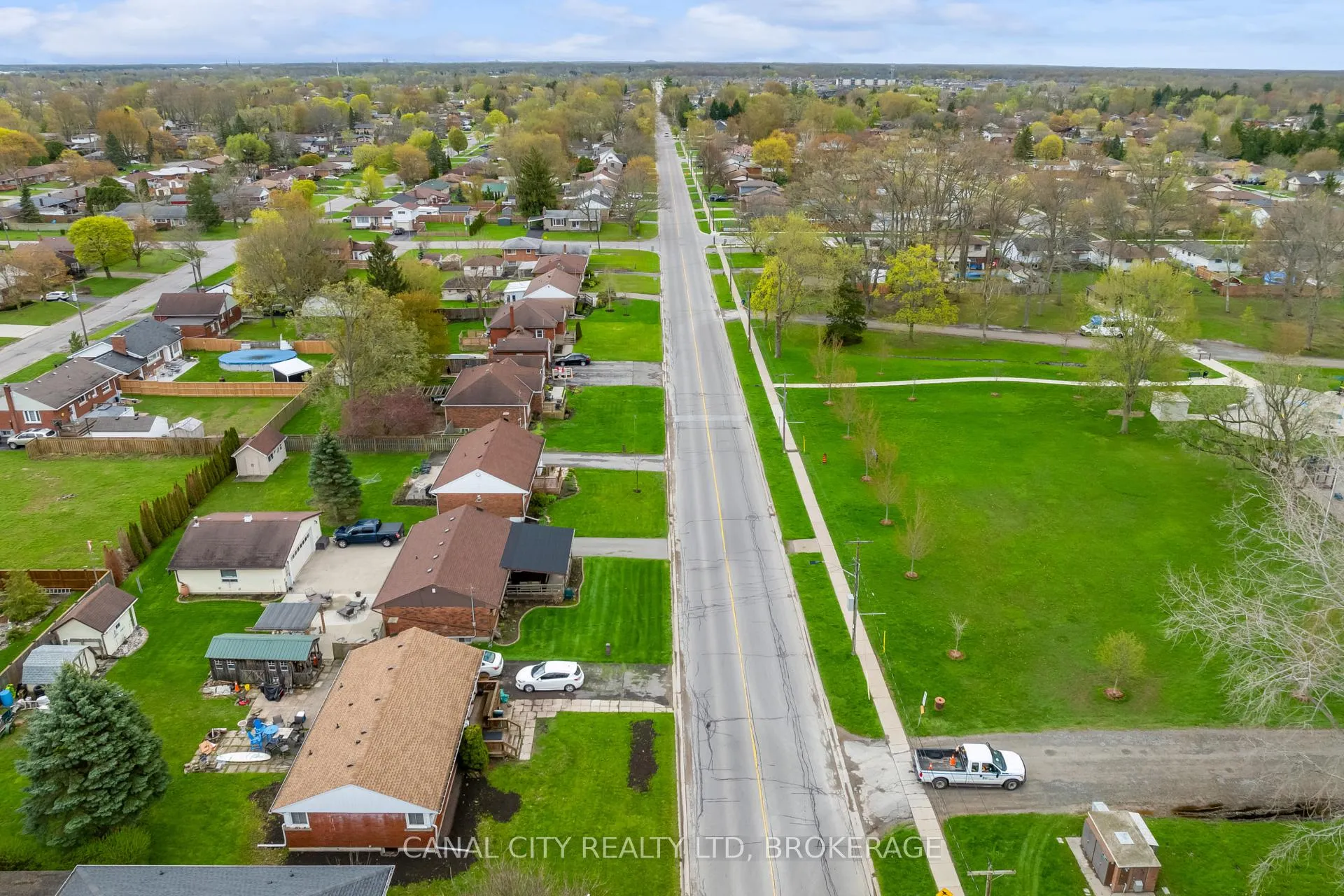 Photo 35 of 572 Clare Avenue, Welland, Prince Charles — HOMEH