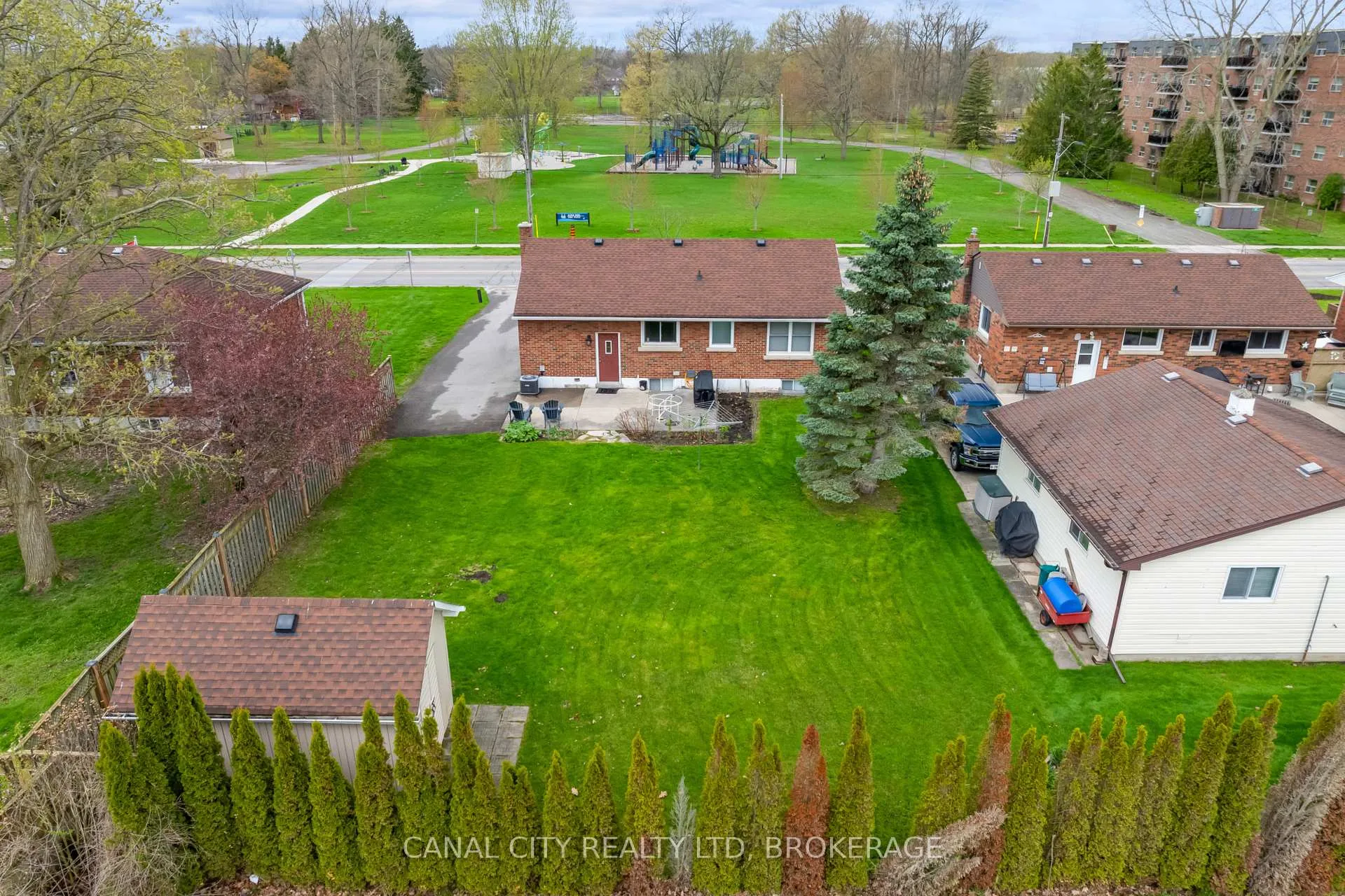 Photo 36 of 572 Clare Avenue, Welland, Prince Charles — HOMEH
