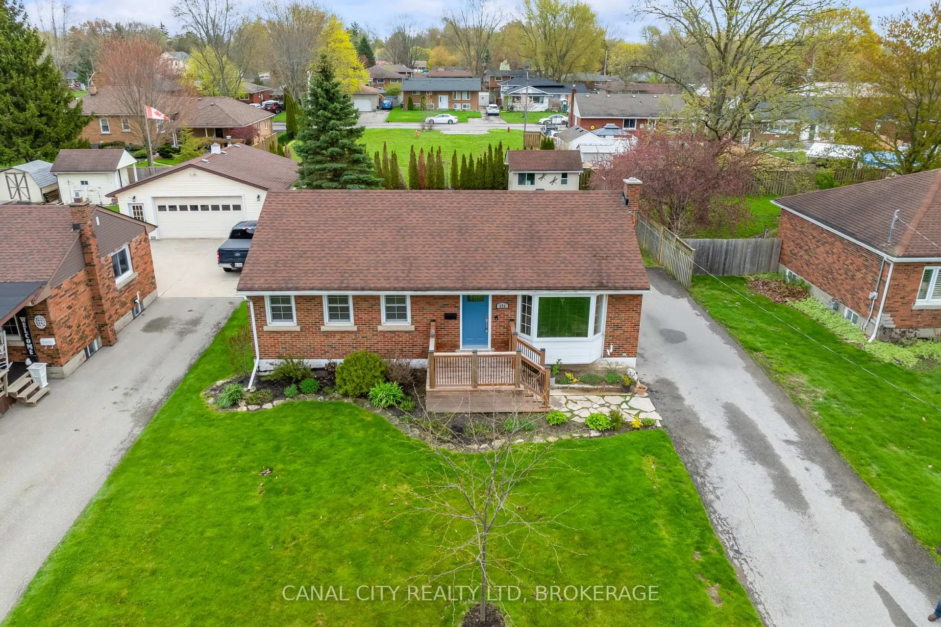 Photo 38 of 572 Clare Avenue, Welland, Prince Charles — HOMEH