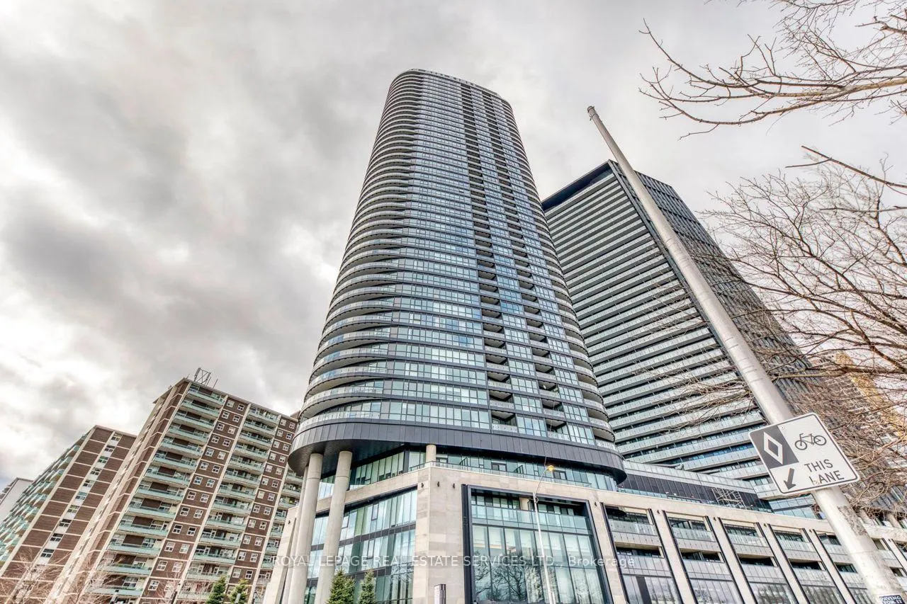 Front of Unit 1320, 585 Bloor Street