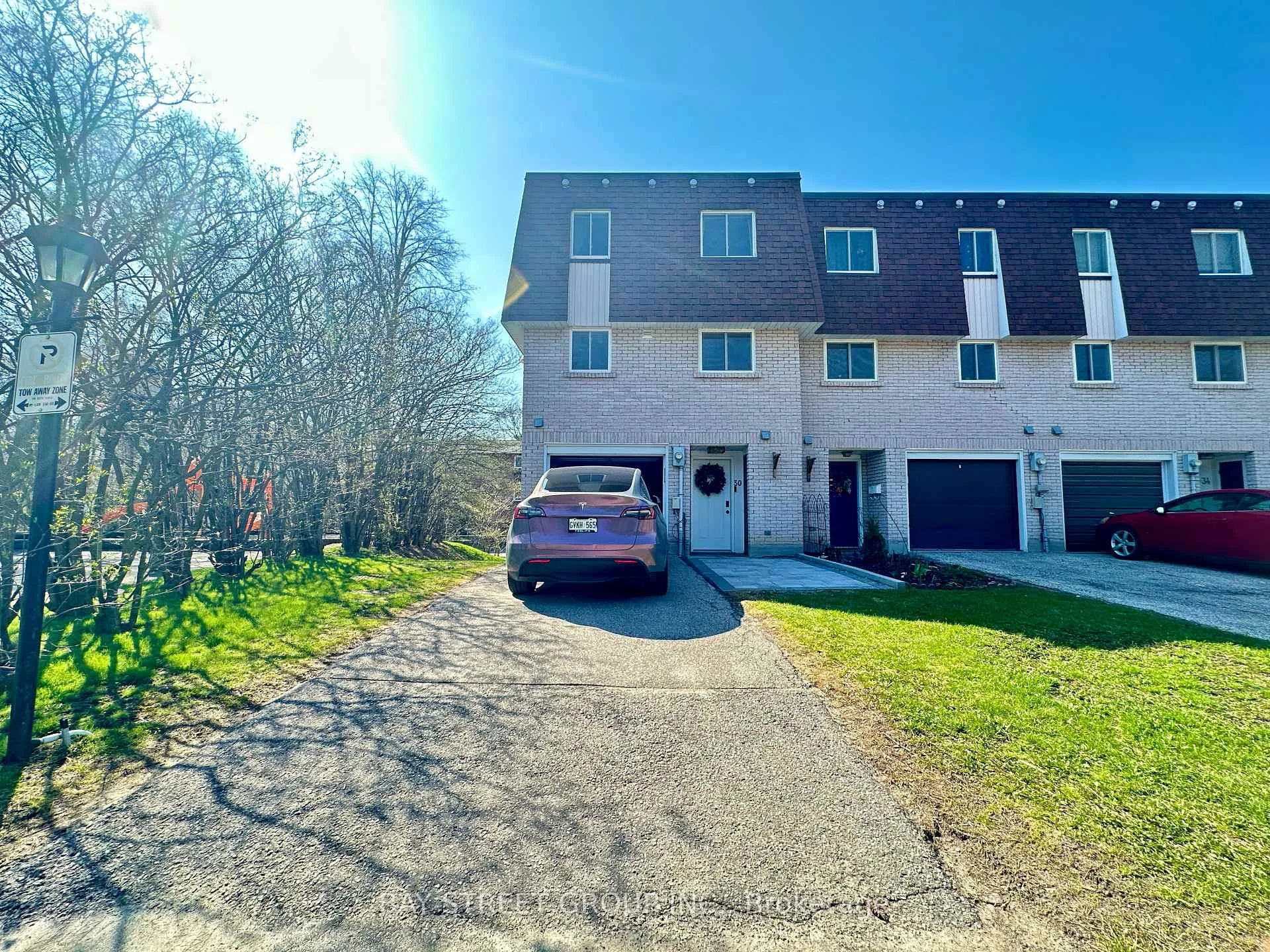 Photo 1 of Unit 30, 141 Clark Avenue, Markham, Thornhill — HOMEH