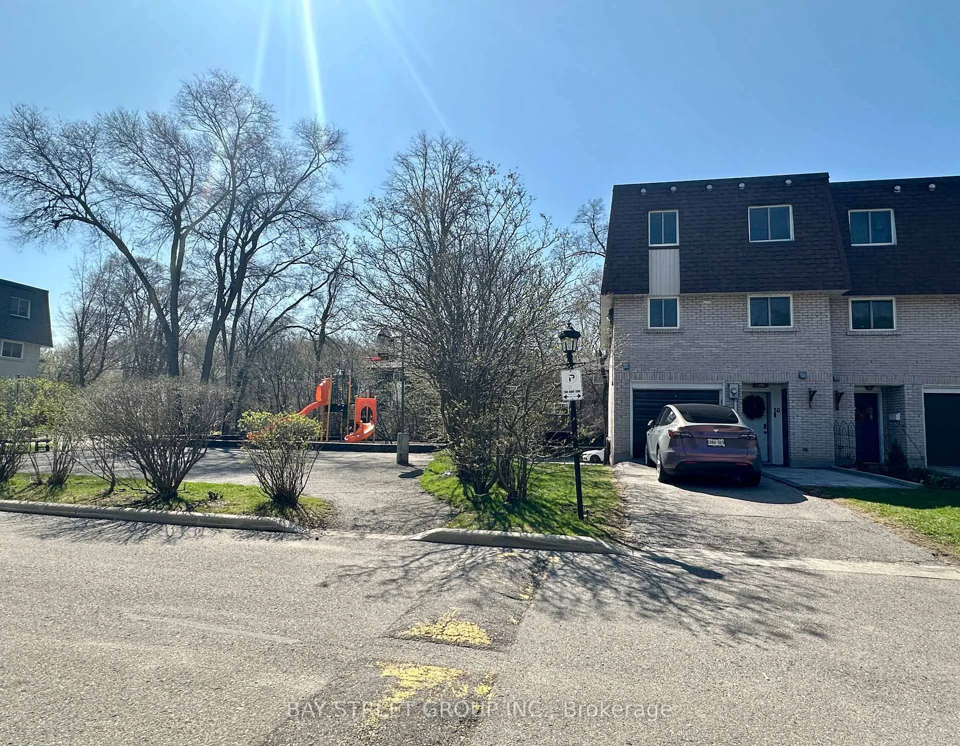 Photo 2 of Unit 30, 141 Clark Avenue, Markham, Thornhill — HOMEH