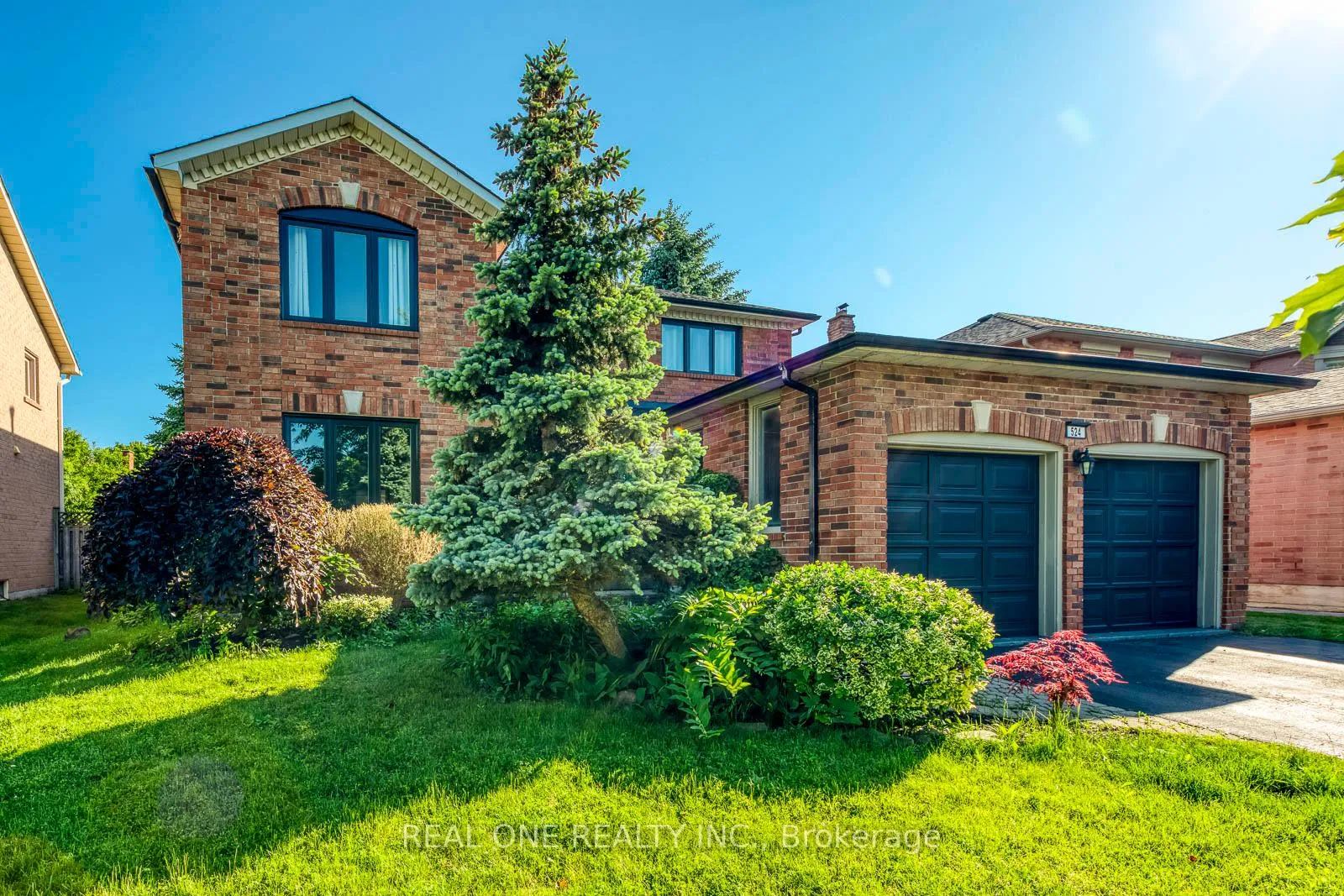 Photo 2 of 524 Blenheim Crescent, Oakville, Ford — HOMEH