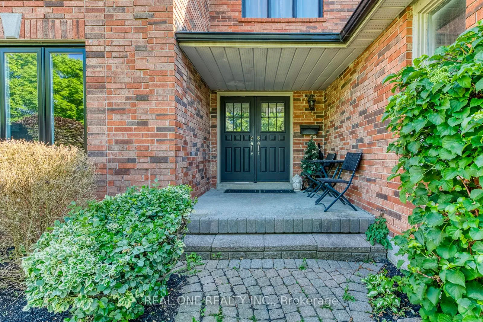 Photo 3 of 524 Blenheim Crescent, Oakville, Ford — HOMEH