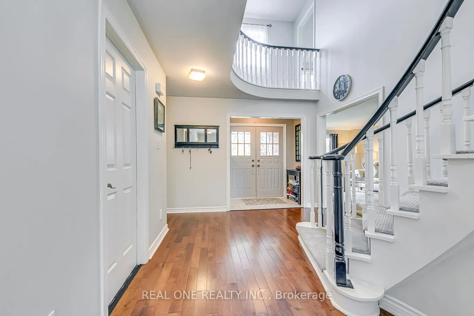 Photo 4 of 524 Blenheim Crescent, Oakville, Ford — HOMEH