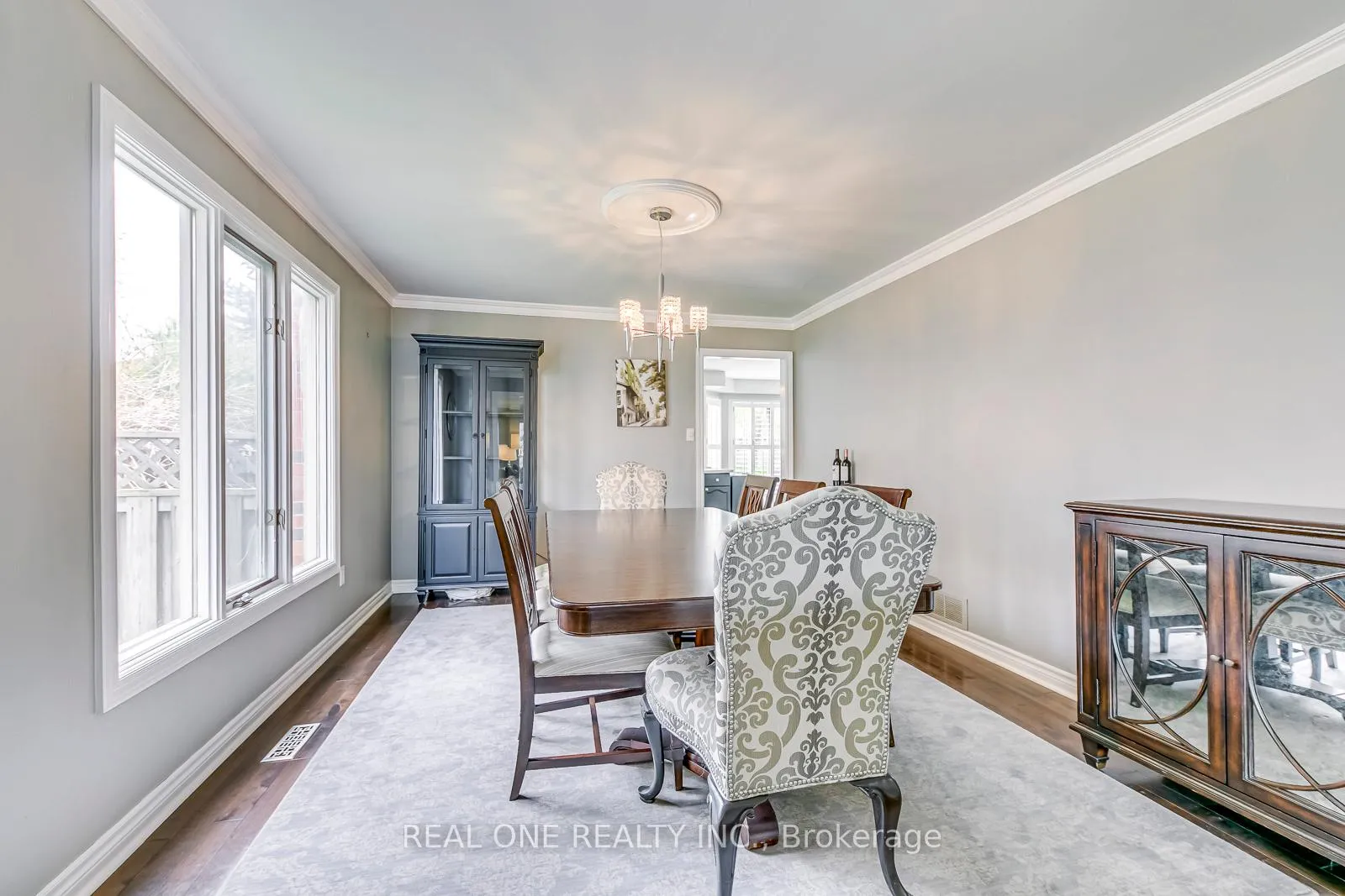 Photo 8 of 524 Blenheim Crescent, Oakville, Ford — HOMEH