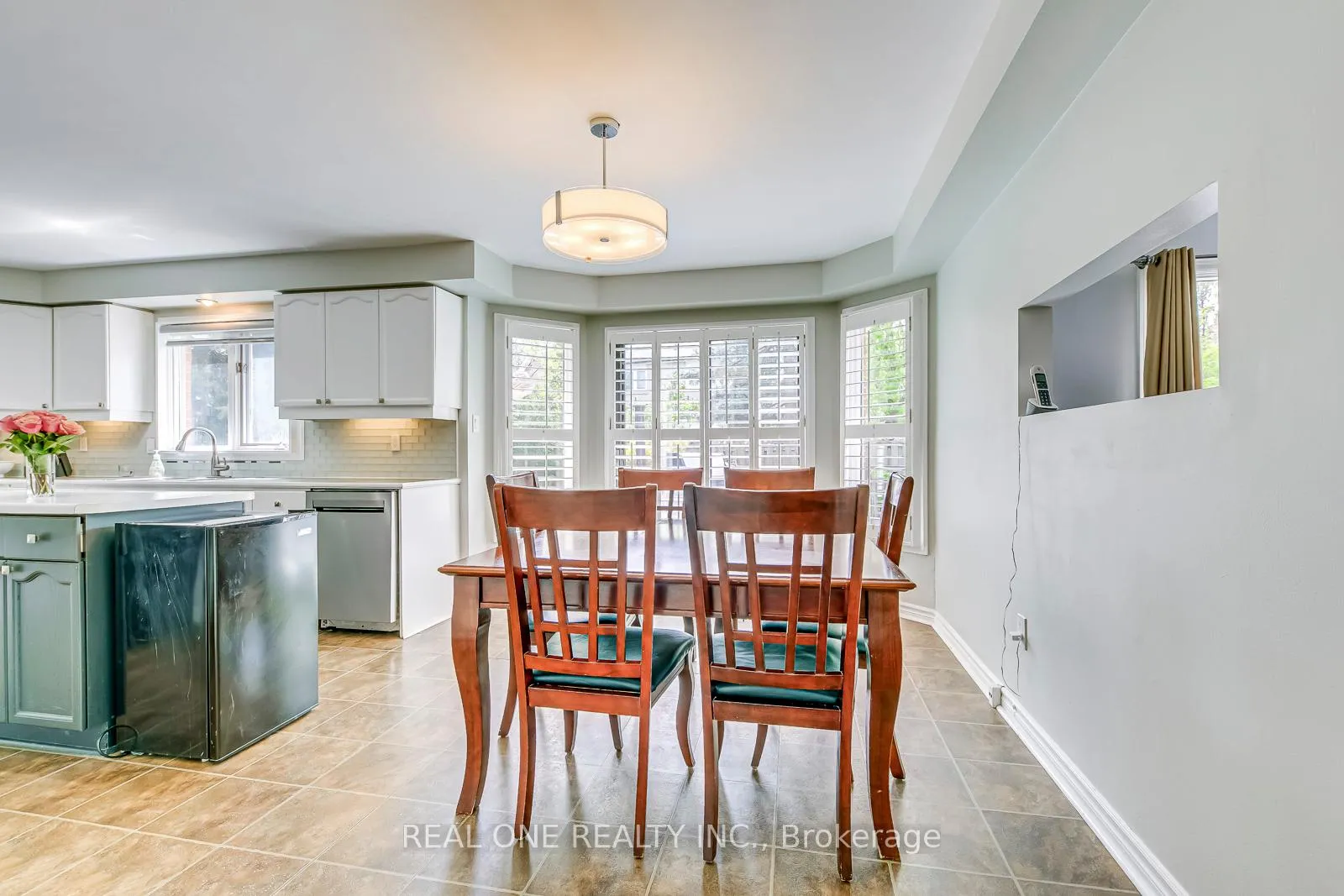 Photo 11 of 524 Blenheim Crescent, Oakville, Ford — HOMEH