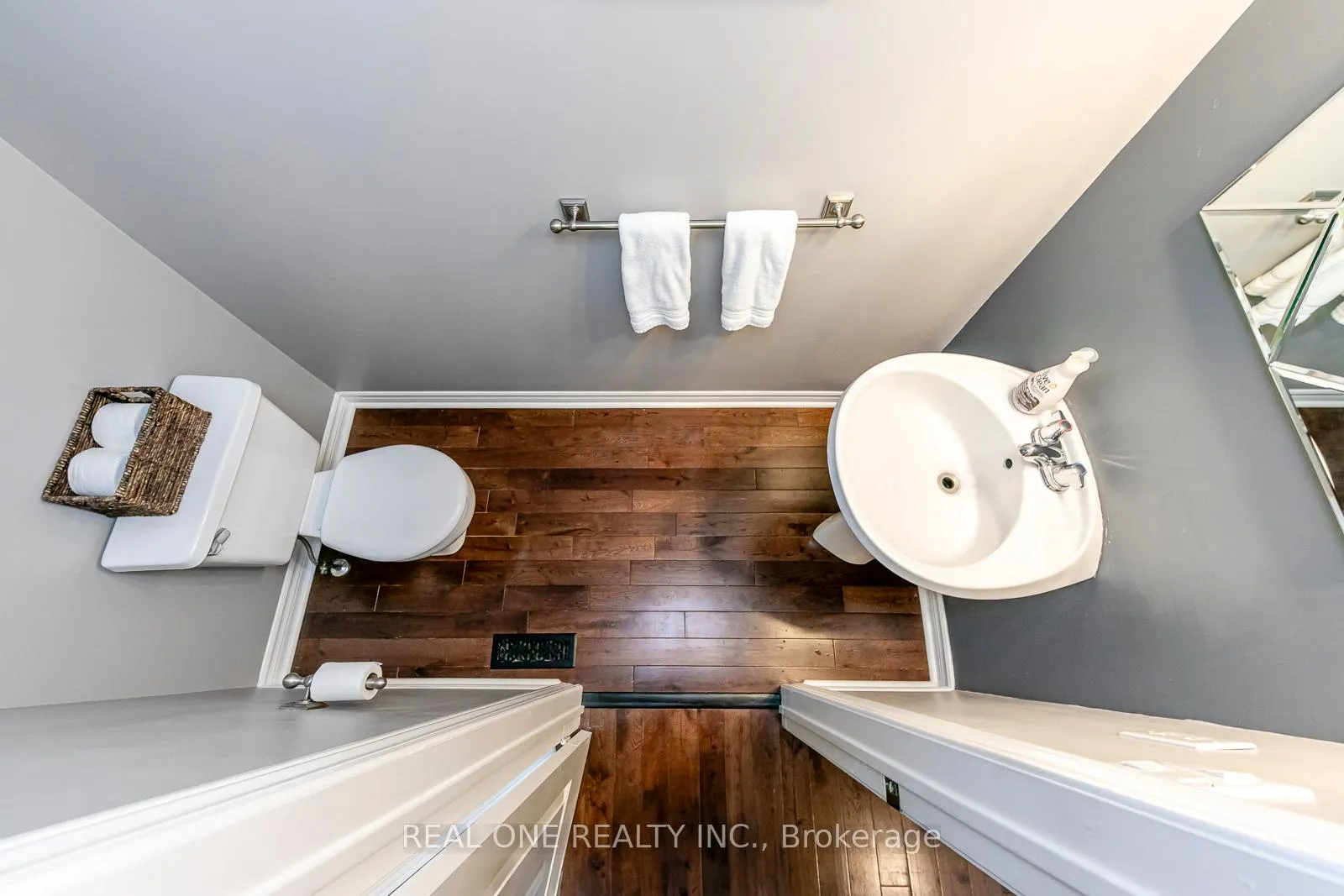 Photo 24 of 524 Blenheim Crescent, Oakville, Ford — HOMEH