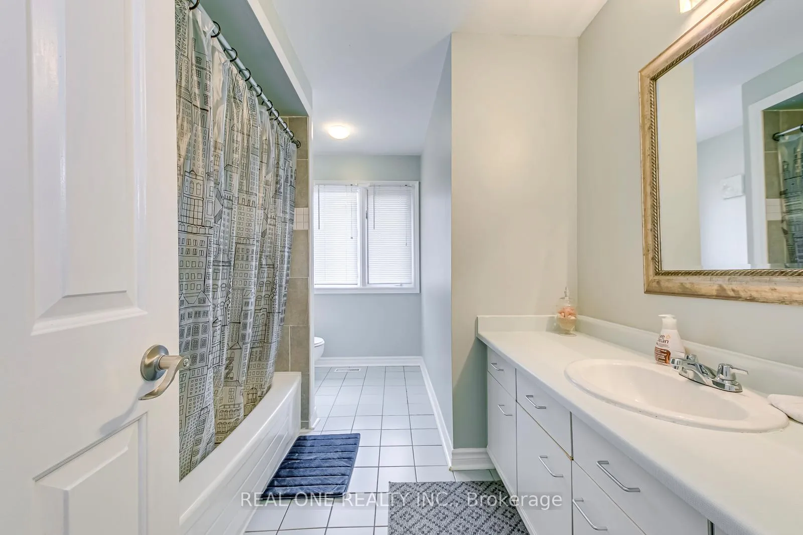 Photo 38 of 524 Blenheim Crescent, Oakville, Ford — HOMEH