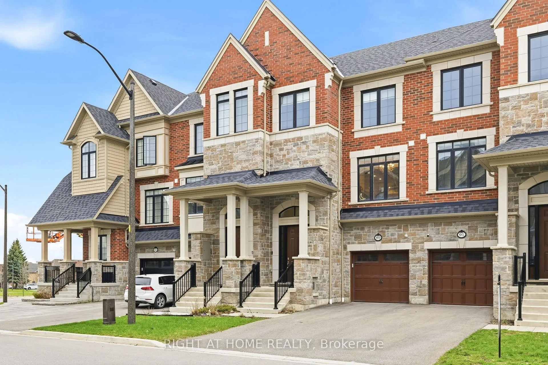 Photo 2 of 89 Dorian Drive, Whitby, Rural Whitby — HOMEH