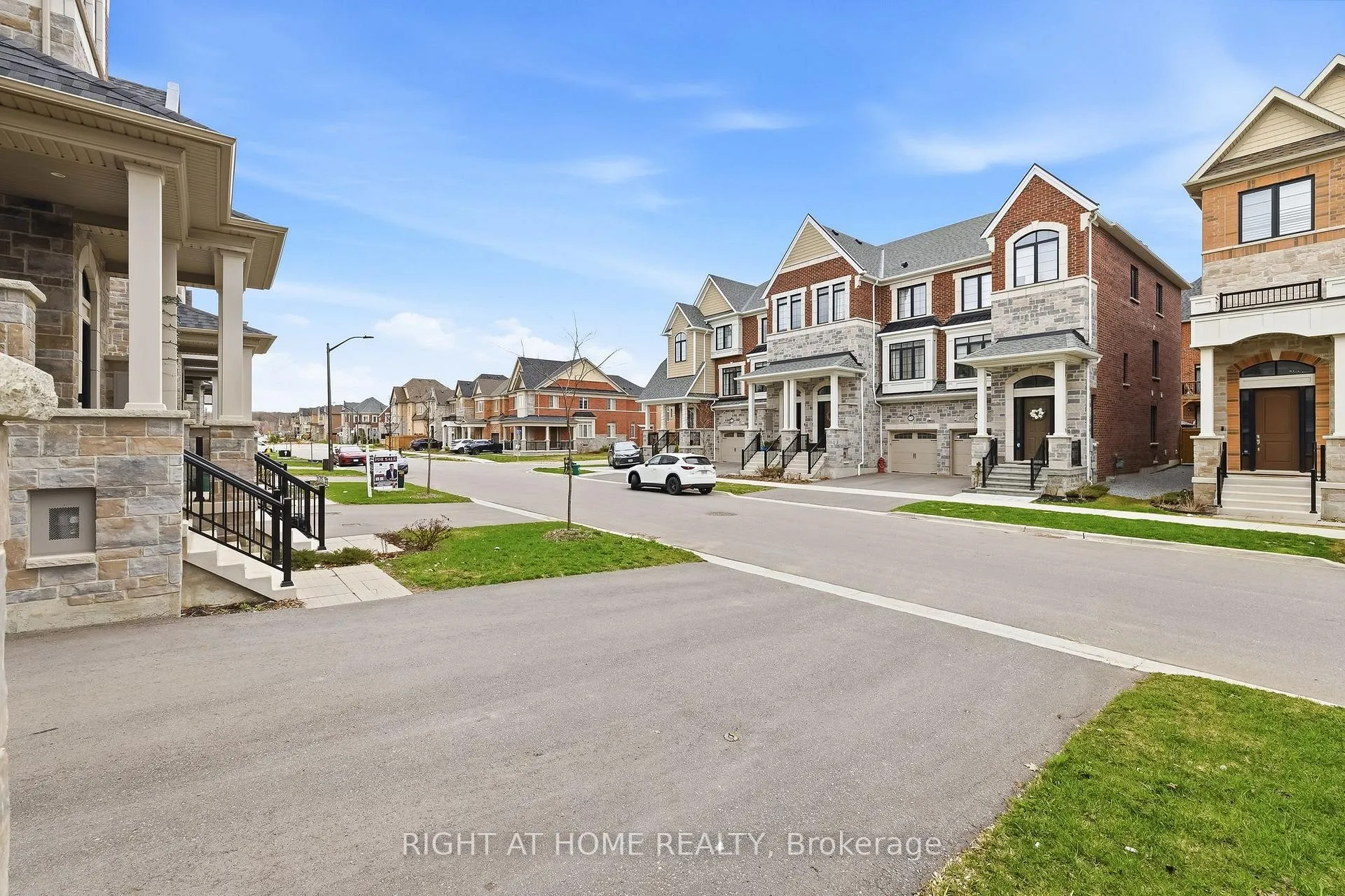 Photo 4 of 89 Dorian Drive, Whitby, Rural Whitby — HOMEH