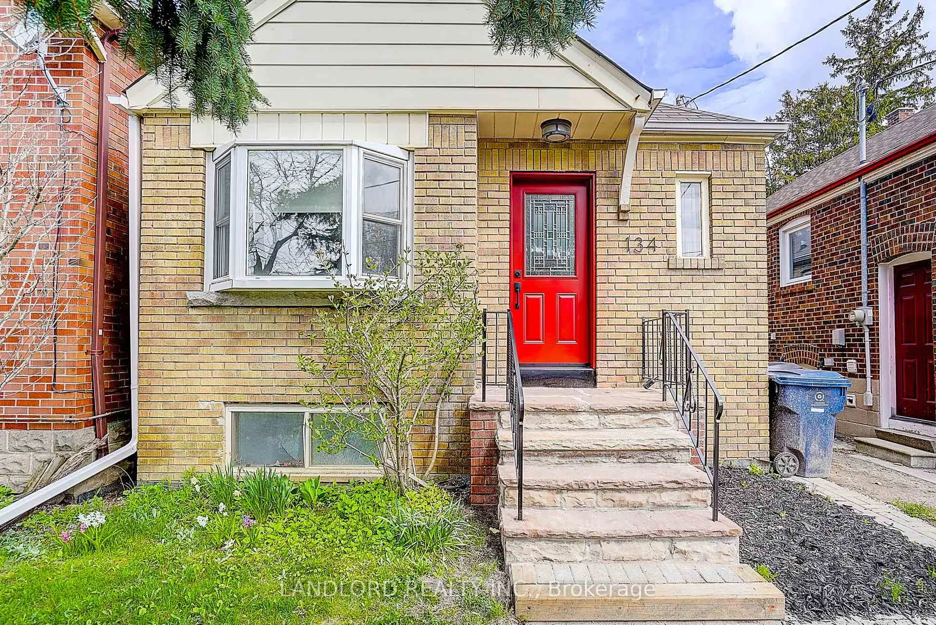 Photo 3 of 134 Gloucester Grove, Toronto, Oakwood Village — HOMEH