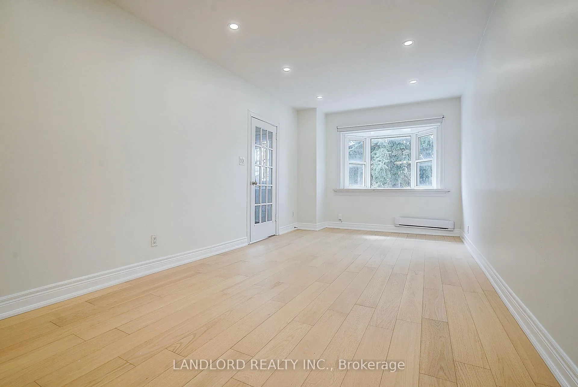 Photo 6 of 134 Gloucester Grove, Toronto, Oakwood Village — HOMEH