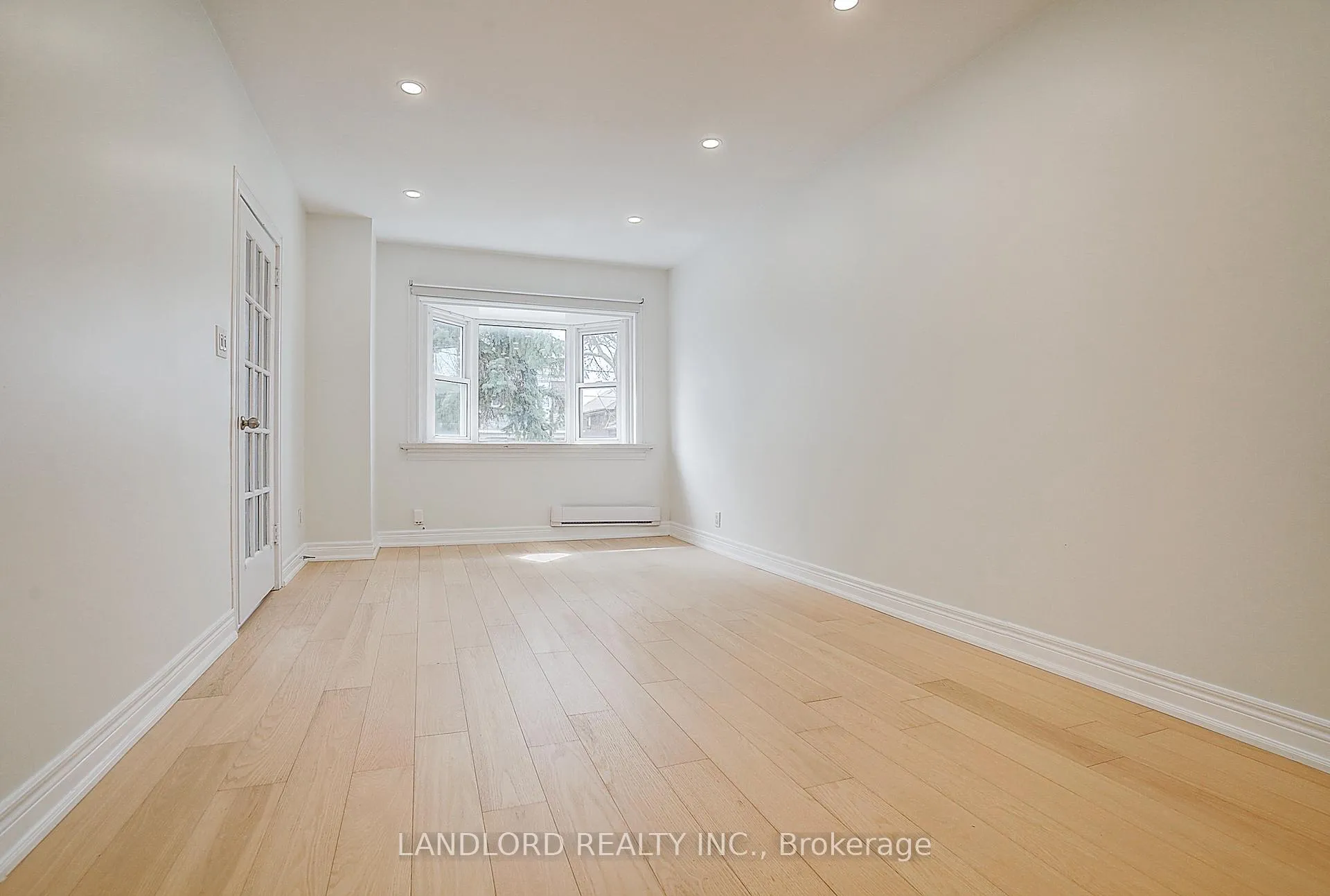 Photo 7 of 134 Gloucester Grove, Toronto, Oakwood Village — HOMEH