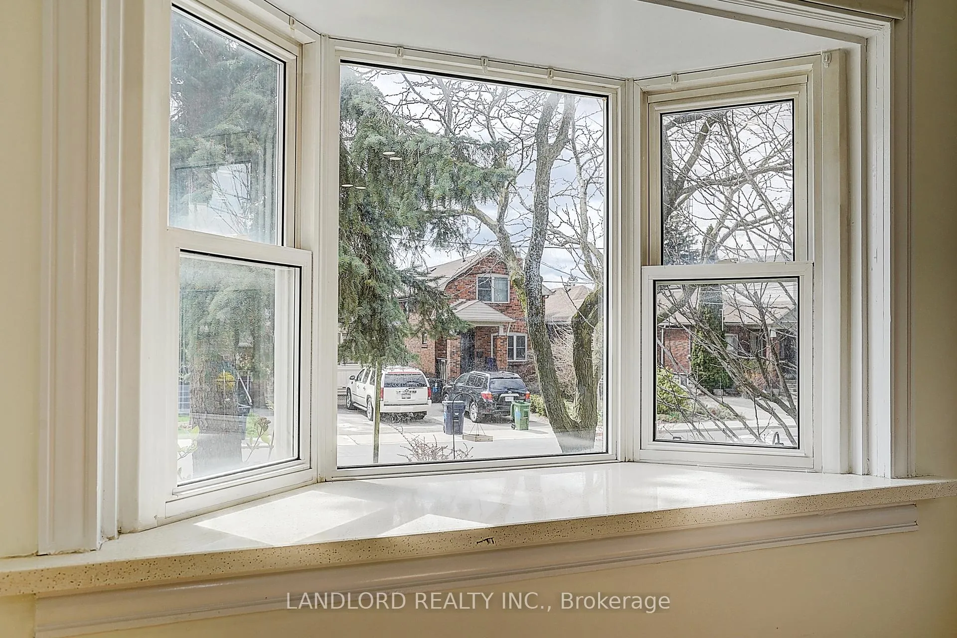 Photo 8 of 134 Gloucester Grove, Toronto, Oakwood Village — HOMEH
