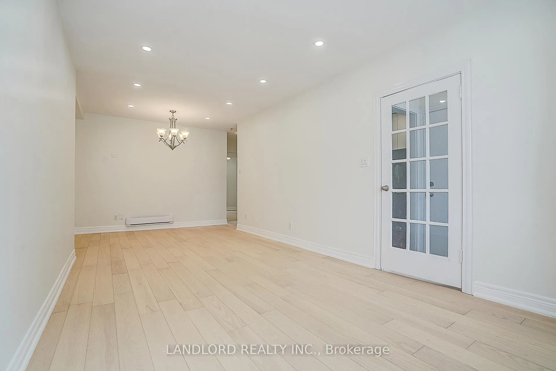 Photo 10 of 134 Gloucester Grove, Toronto, Oakwood Village — HOMEH