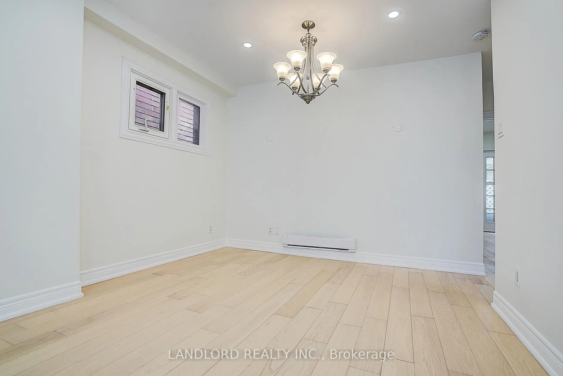 Photo 11 of 134 Gloucester Grove, Toronto, Oakwood Village — HOMEH