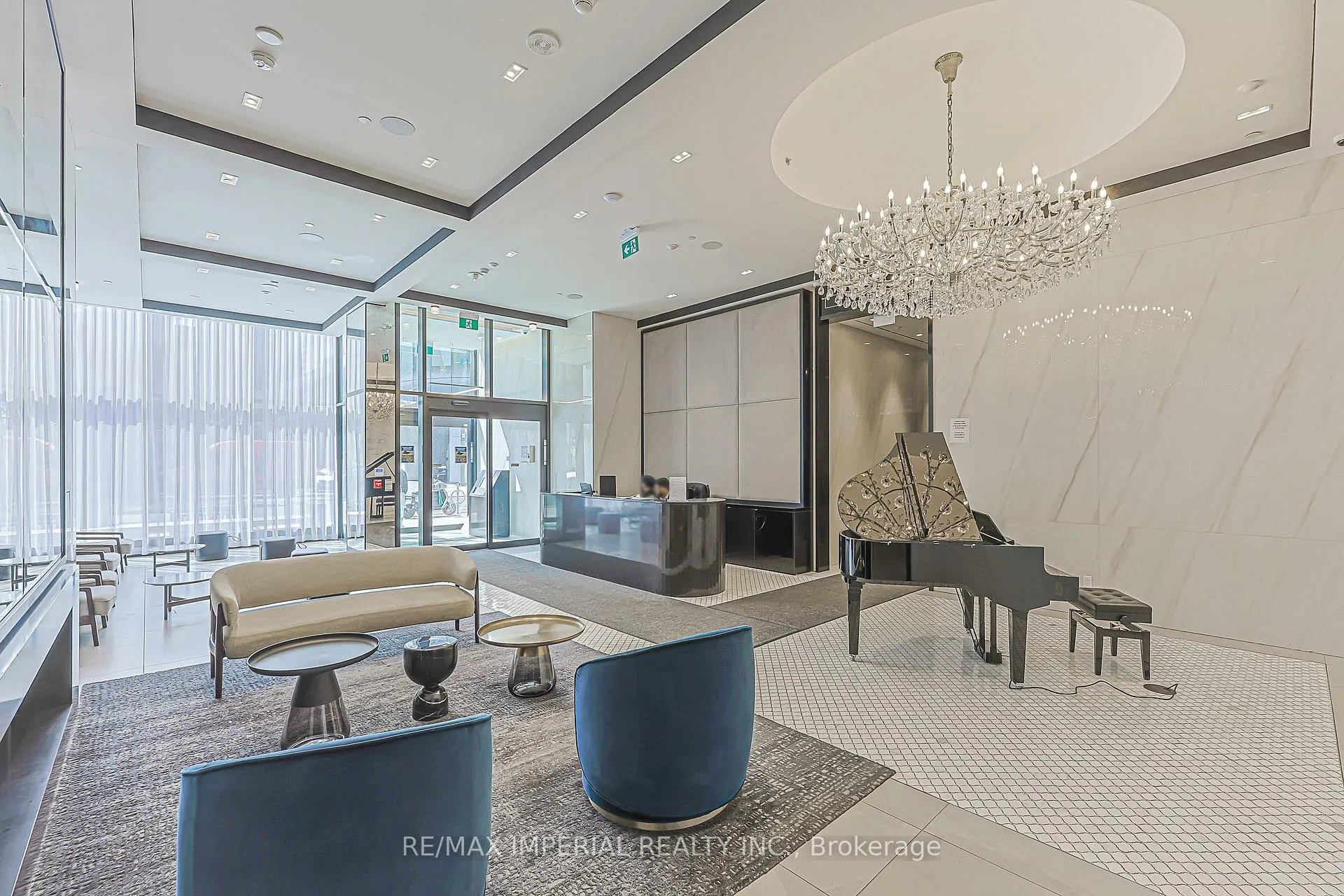 Photo 5 of Unit 4007, 8 Wellesley Street W, Toronto, Church-Yonge Corridor — HOMEH