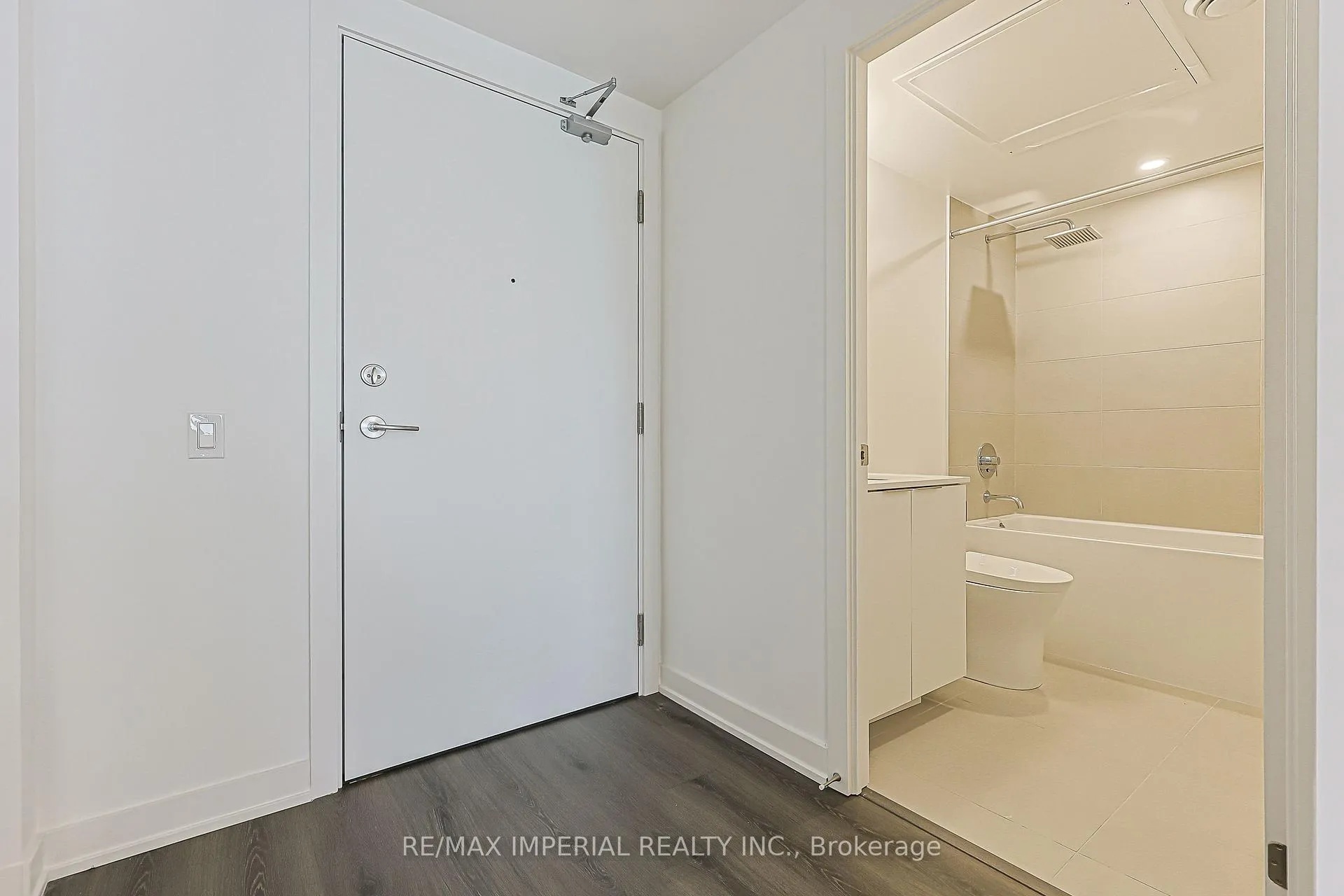 Photo 11 of Unit 4007, 8 Wellesley Street W, Toronto, Church-Yonge Corridor — HOMEH