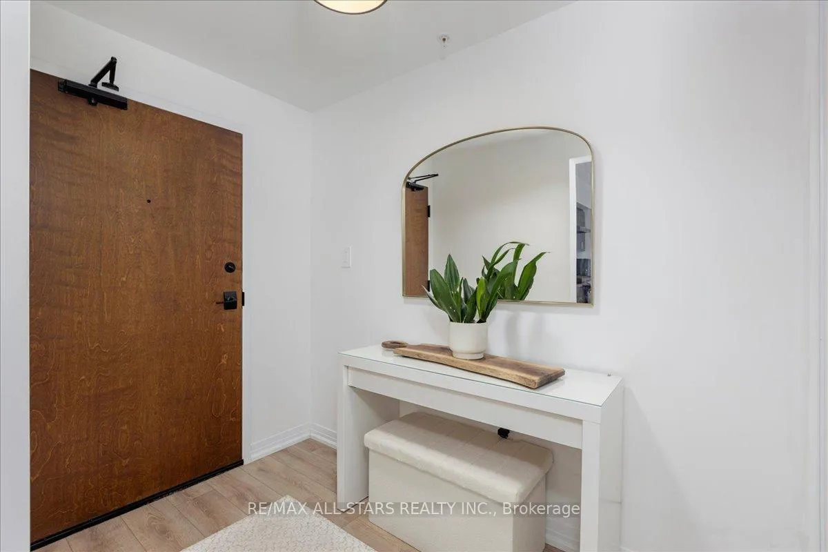 Photo 5 of Unit 407, 15 Kneeshaw Drive, Barrie, Rural Barrie Southeast — HOMEH