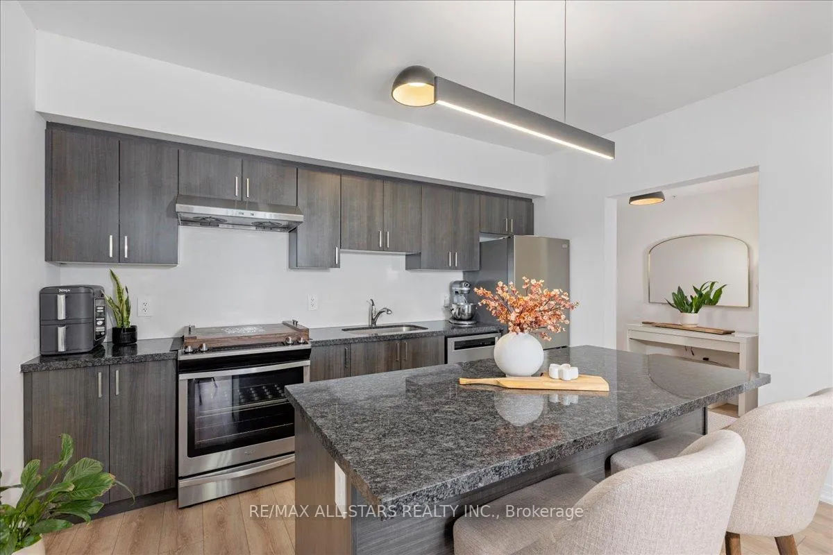 Photo 6 of Unit 407, 15 Kneeshaw Drive, Barrie, Rural Barrie Southeast — HOMEH