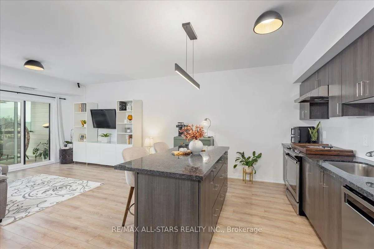 Photo 7 of Unit 407, 15 Kneeshaw Drive, Barrie, Rural Barrie Southeast — HOMEH