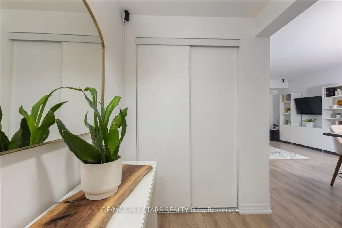 Photo 15 of Unit 407, 15 Kneeshaw Drive, Barrie, Rural Barrie Southeast — HOMEH