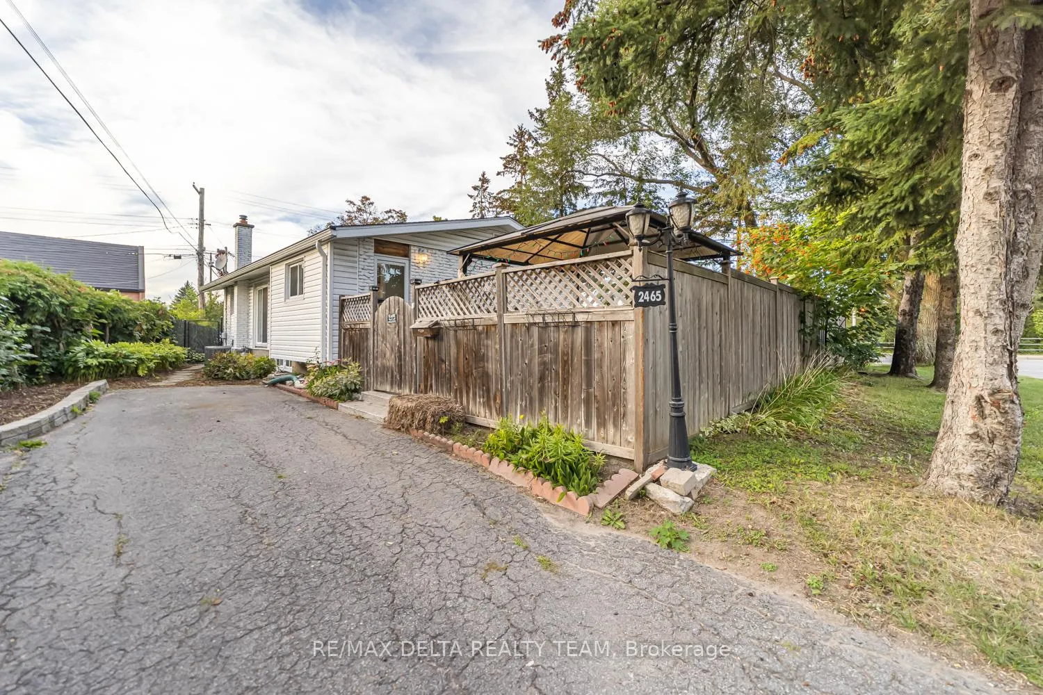 Photo 2 of 2465 Tupper Avenue, Ottawa, Hawthorne Meadows — HOMEH