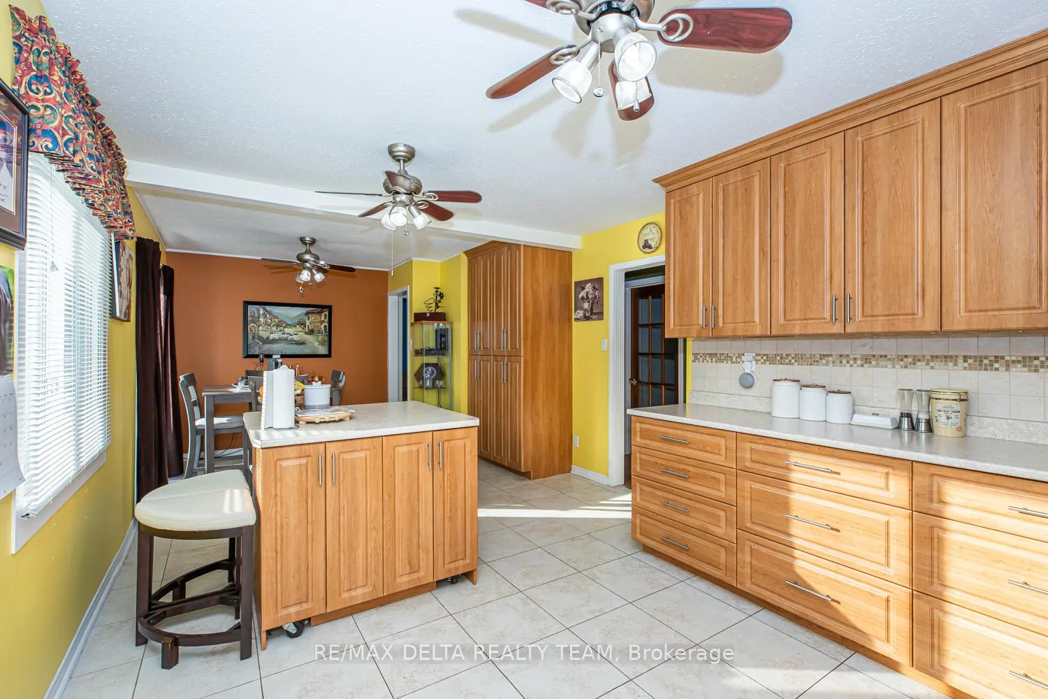 Photo 5 of 2465 Tupper Avenue, Ottawa, Hawthorne Meadows — HOMEH