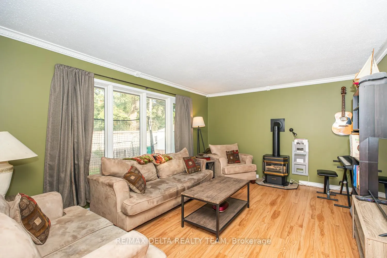 Photo 8 of 2465 Tupper Avenue, Ottawa, Hawthorne Meadows — HOMEH