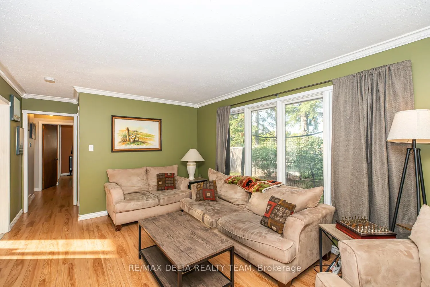 Photo 9 of 2465 Tupper Avenue, Ottawa, Hawthorne Meadows — HOMEH