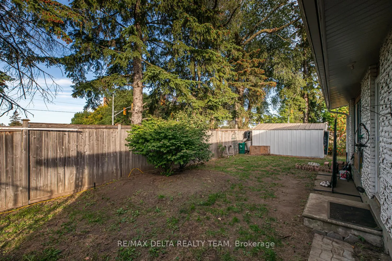Photo 20 of 2465 Tupper Avenue, Ottawa, Hawthorne Meadows — HOMEH