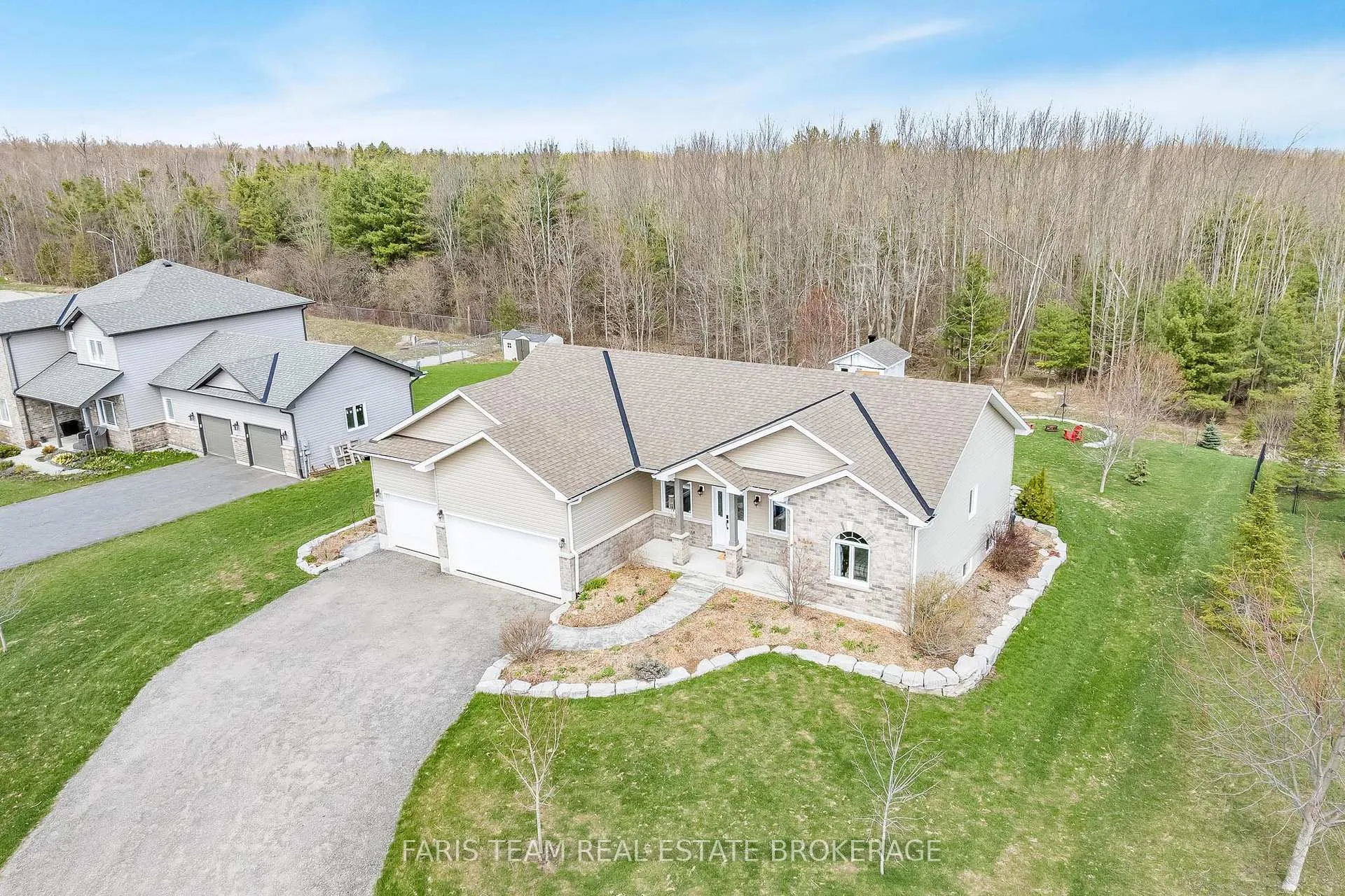 Photo 2 of 53 Boyd Crescent, Oro-Medonte, Moonstone — HOMEH