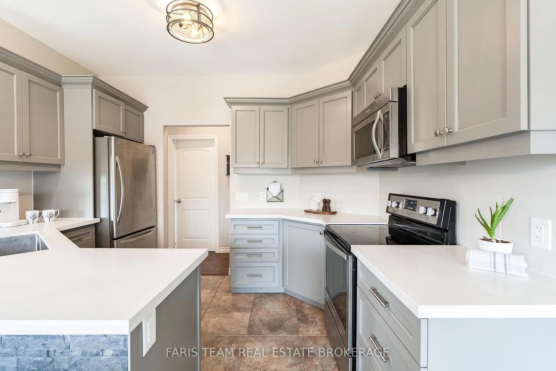 Photo 6 of 53 Boyd Crescent, Oro-Medonte, Moonstone — HOMEH