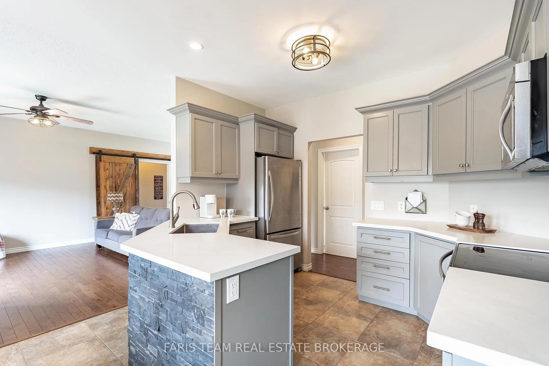Photo 7 of 53 Boyd Crescent, Oro-Medonte, Moonstone — HOMEH