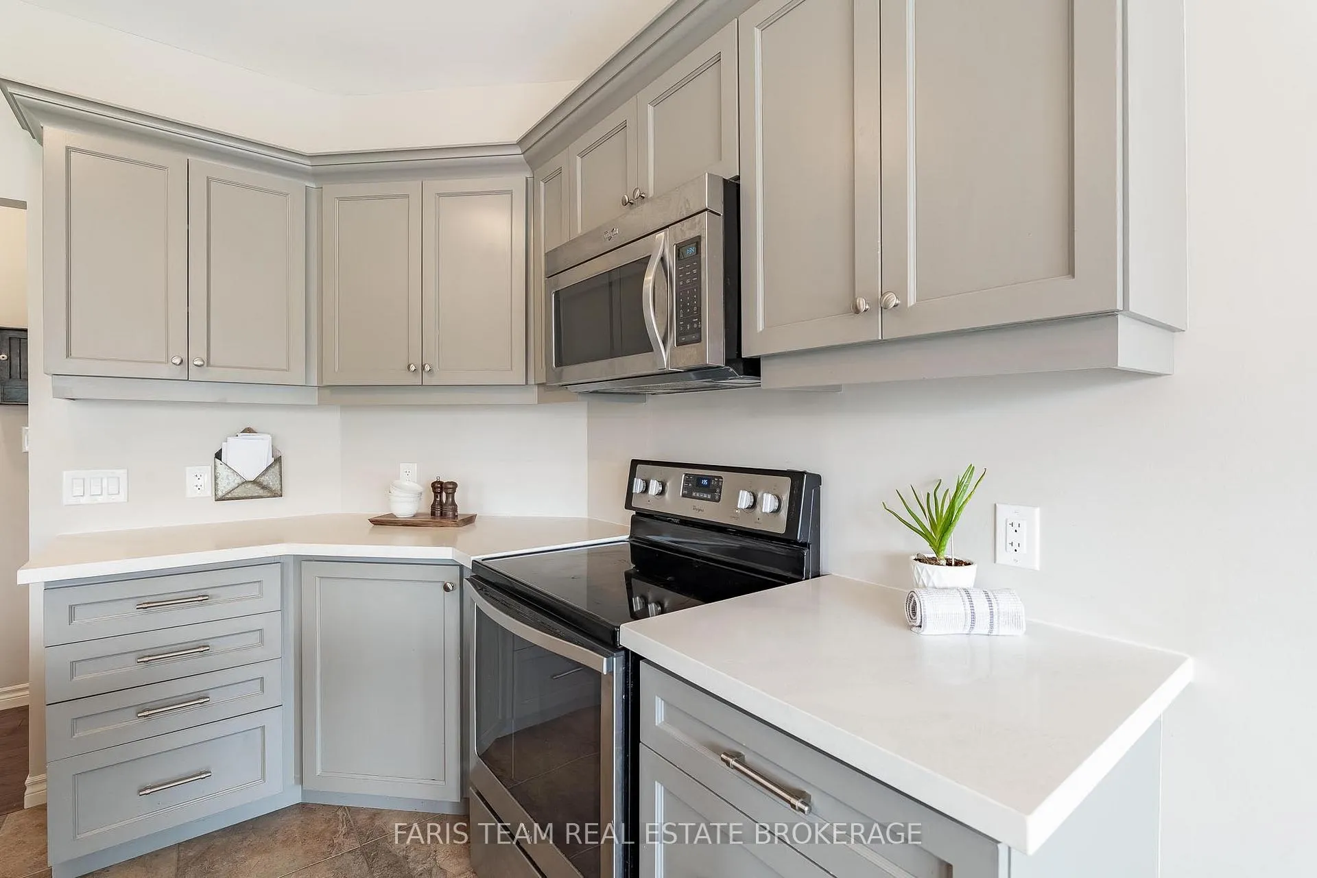 Photo 8 of 53 Boyd Crescent, Oro-Medonte, Moonstone — HOMEH
