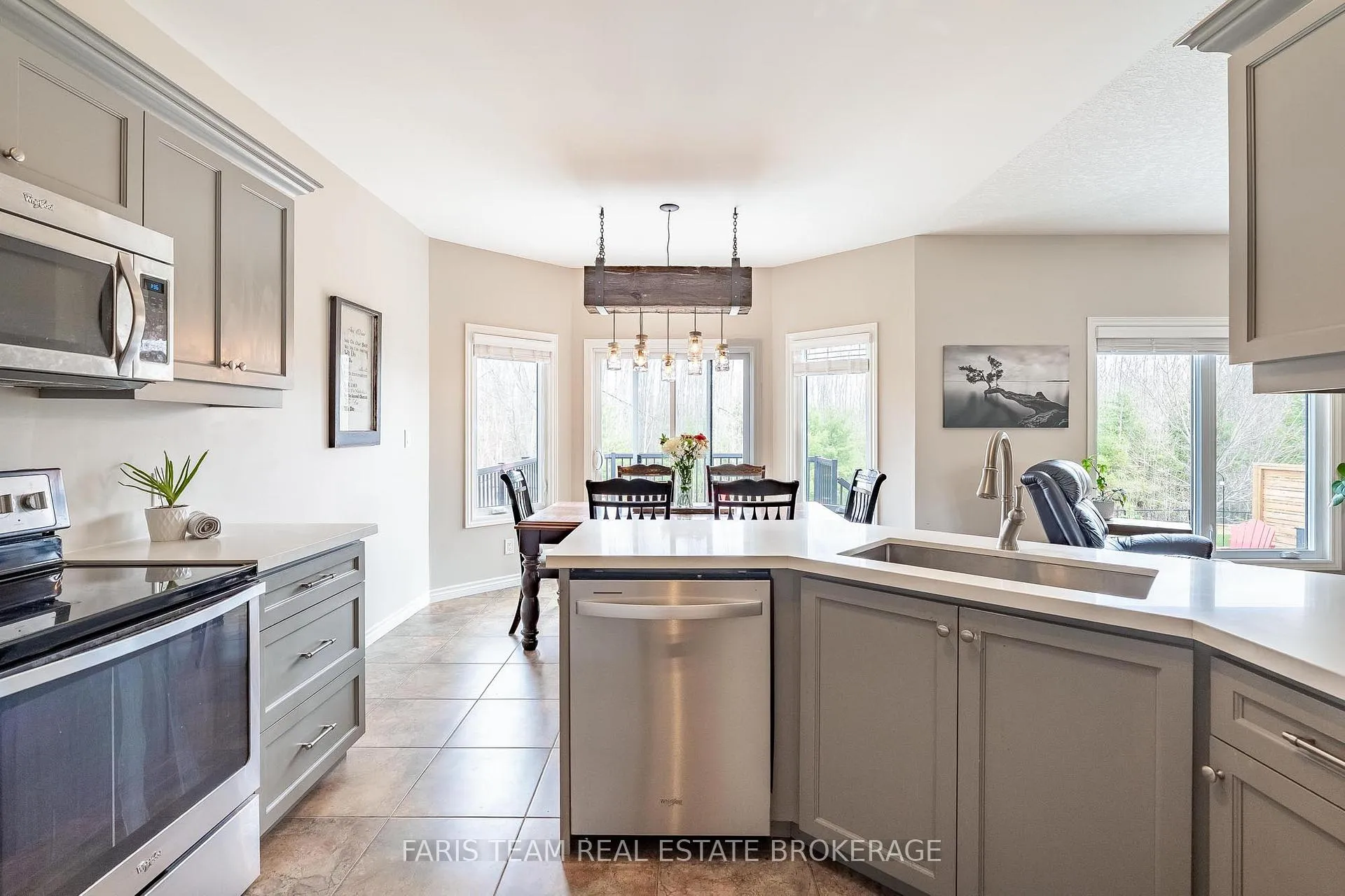 Photo 10 of 53 Boyd Crescent, Oro-Medonte, Moonstone — HOMEH