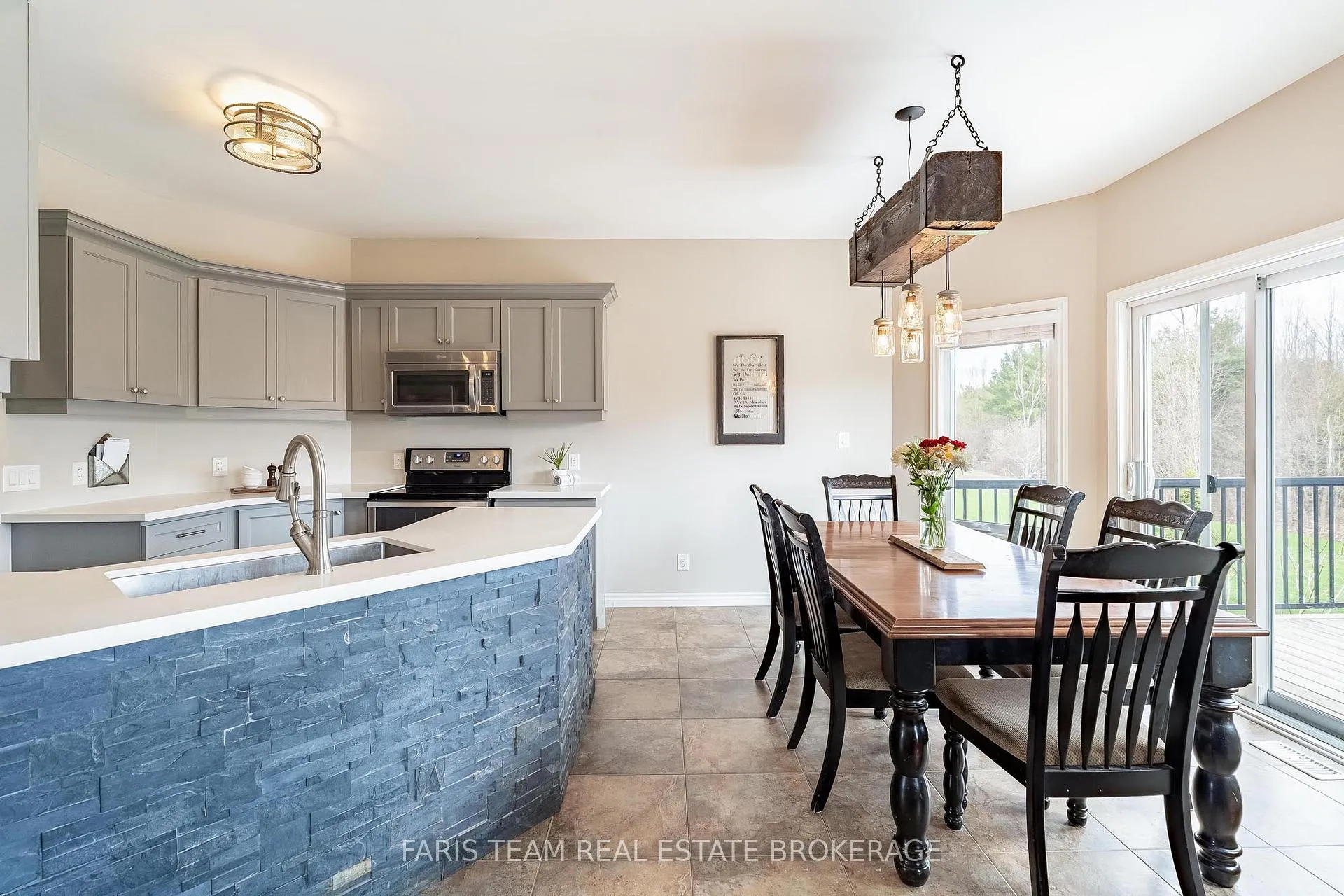 Photo 11 of 53 Boyd Crescent, Oro-Medonte, Moonstone — HOMEH