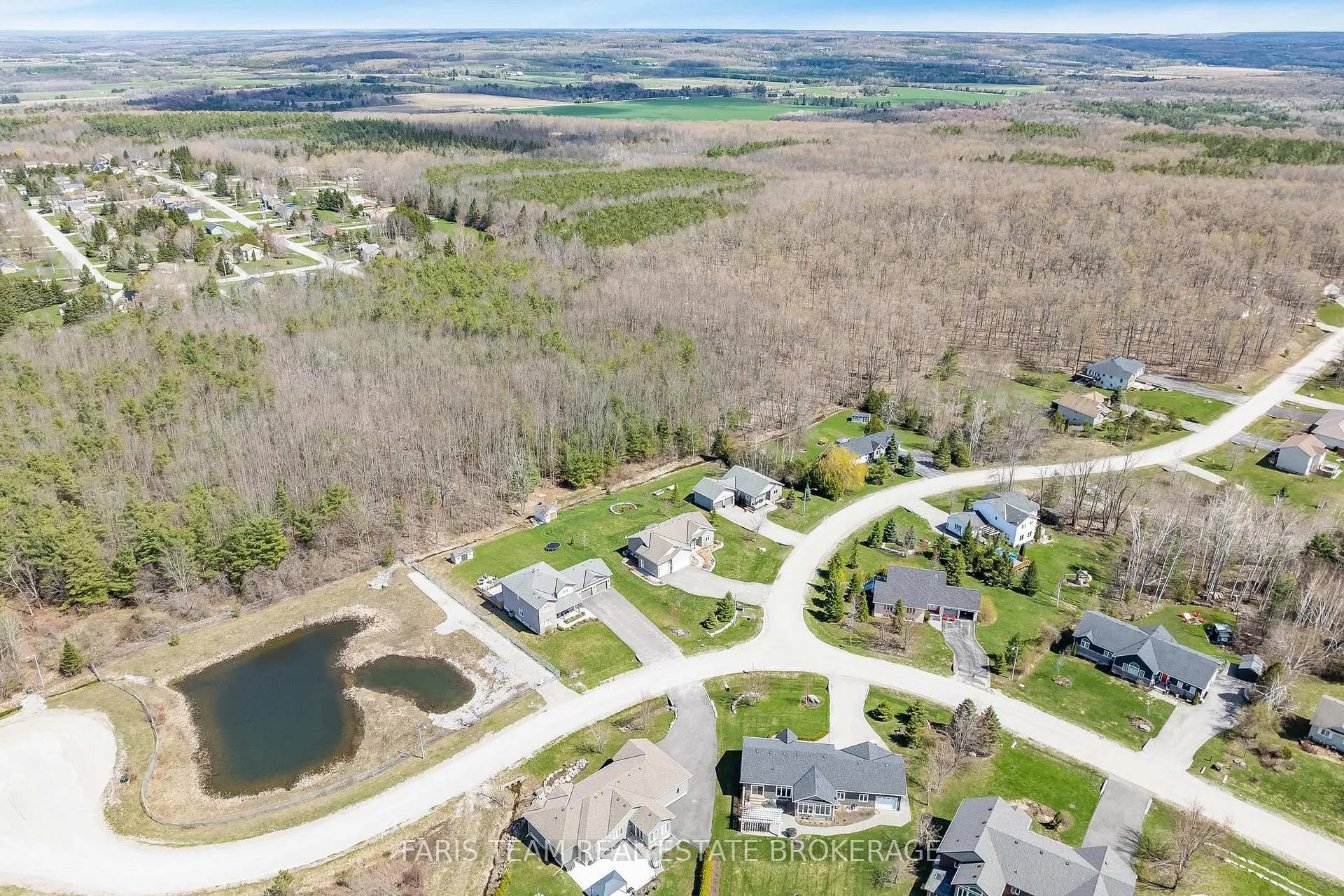 Photo 40 of 53 Boyd Crescent, Oro-Medonte, Moonstone — HOMEH