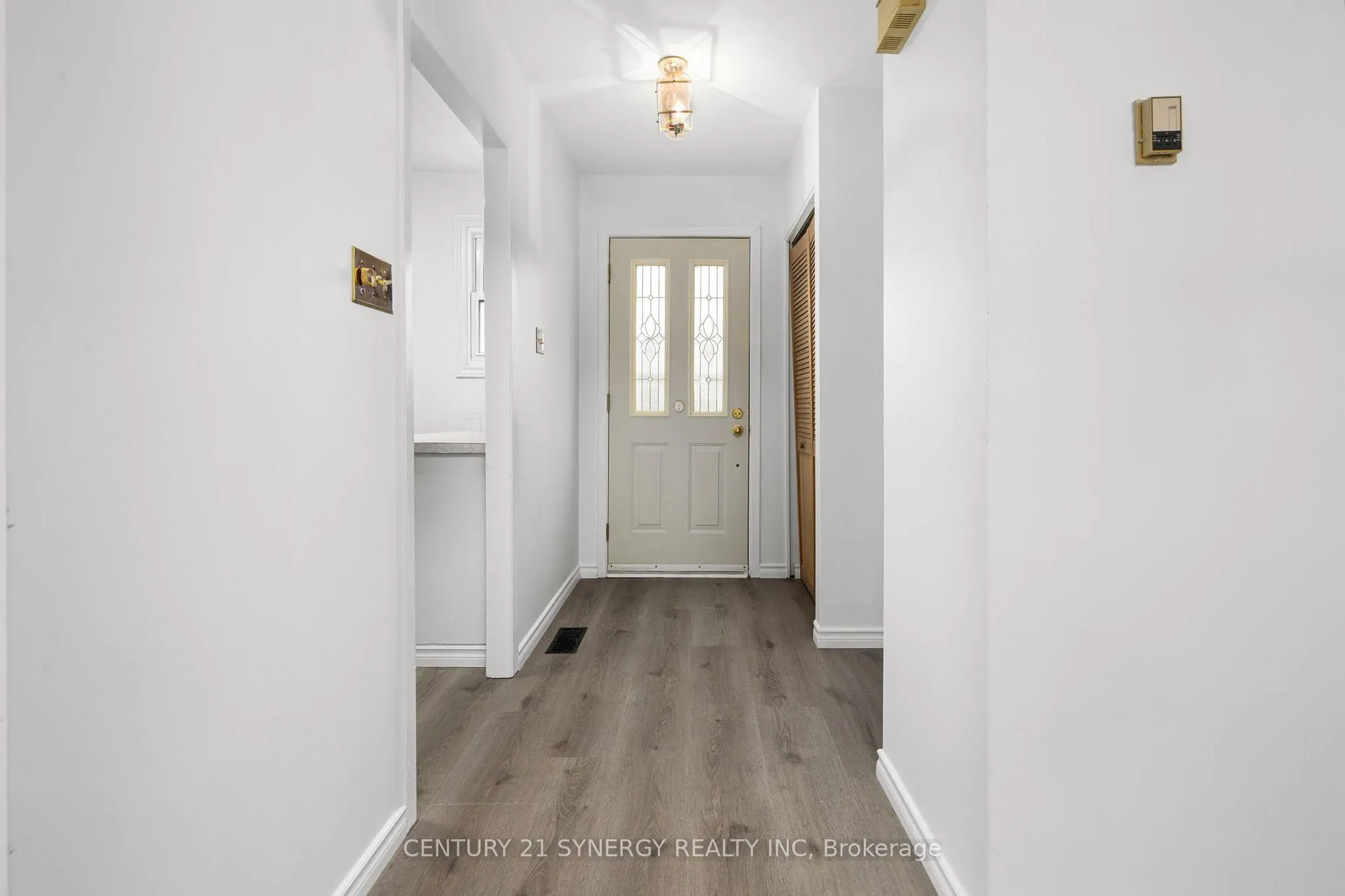 Photo 5 of 59 Oberon Street, Ottawa, Westcliffe Estates — HOMEH