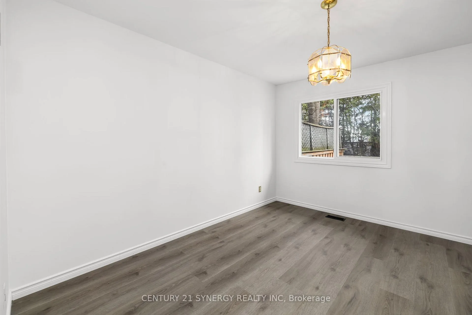 Photo 12 of 59 Oberon Street, Ottawa, Westcliffe Estates — HOMEH
