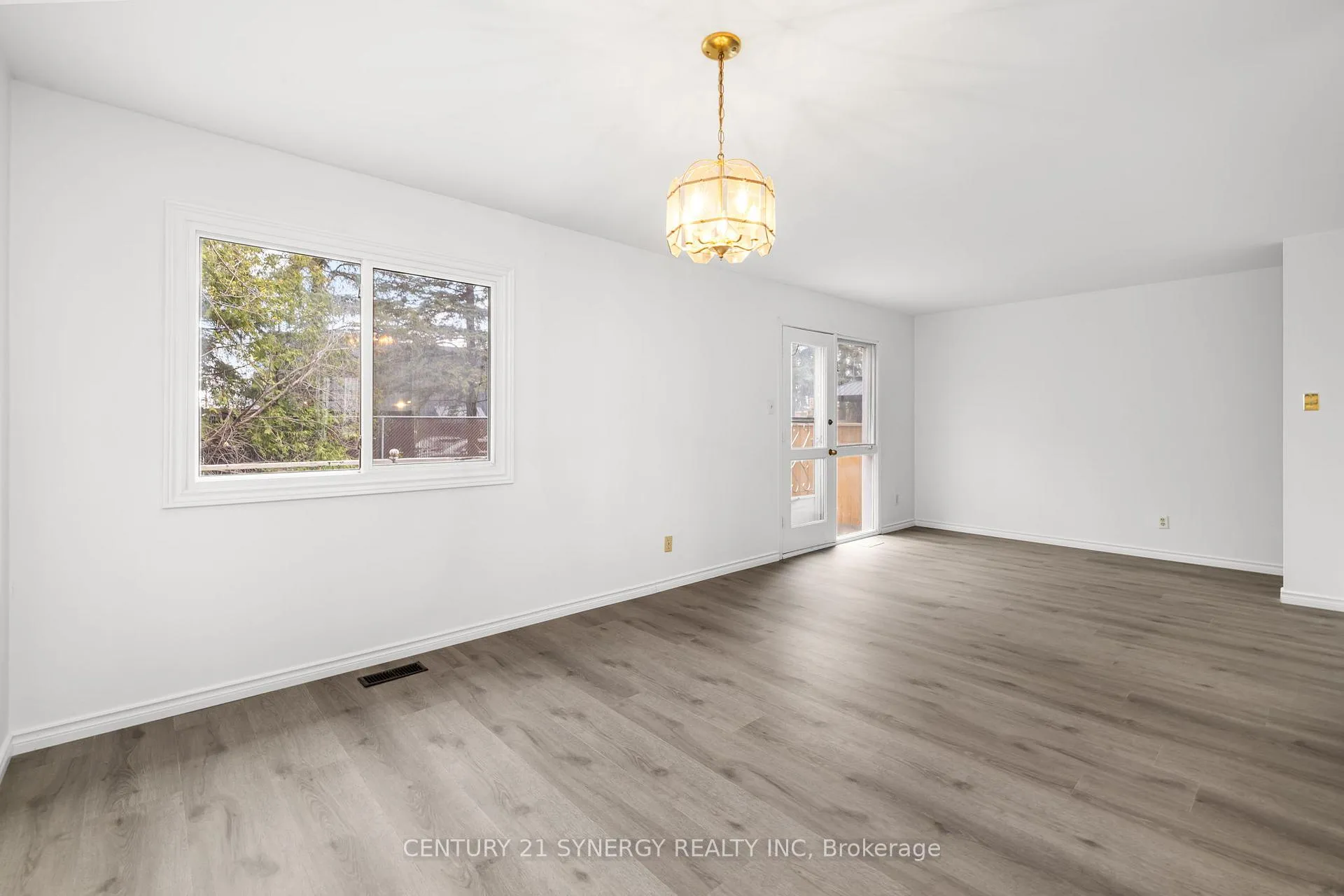 Photo 13 of 59 Oberon Street, Ottawa, Westcliffe Estates — HOMEH