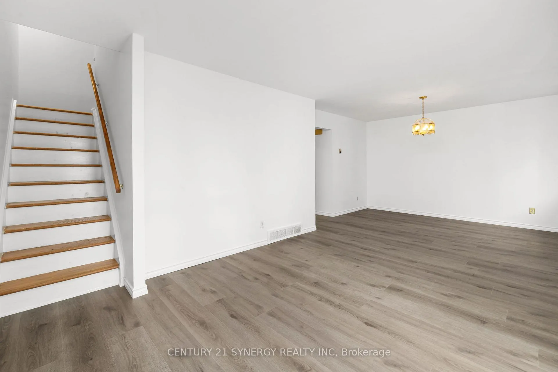Photo 17 of 59 Oberon Street, Ottawa, Westcliffe Estates — HOMEH