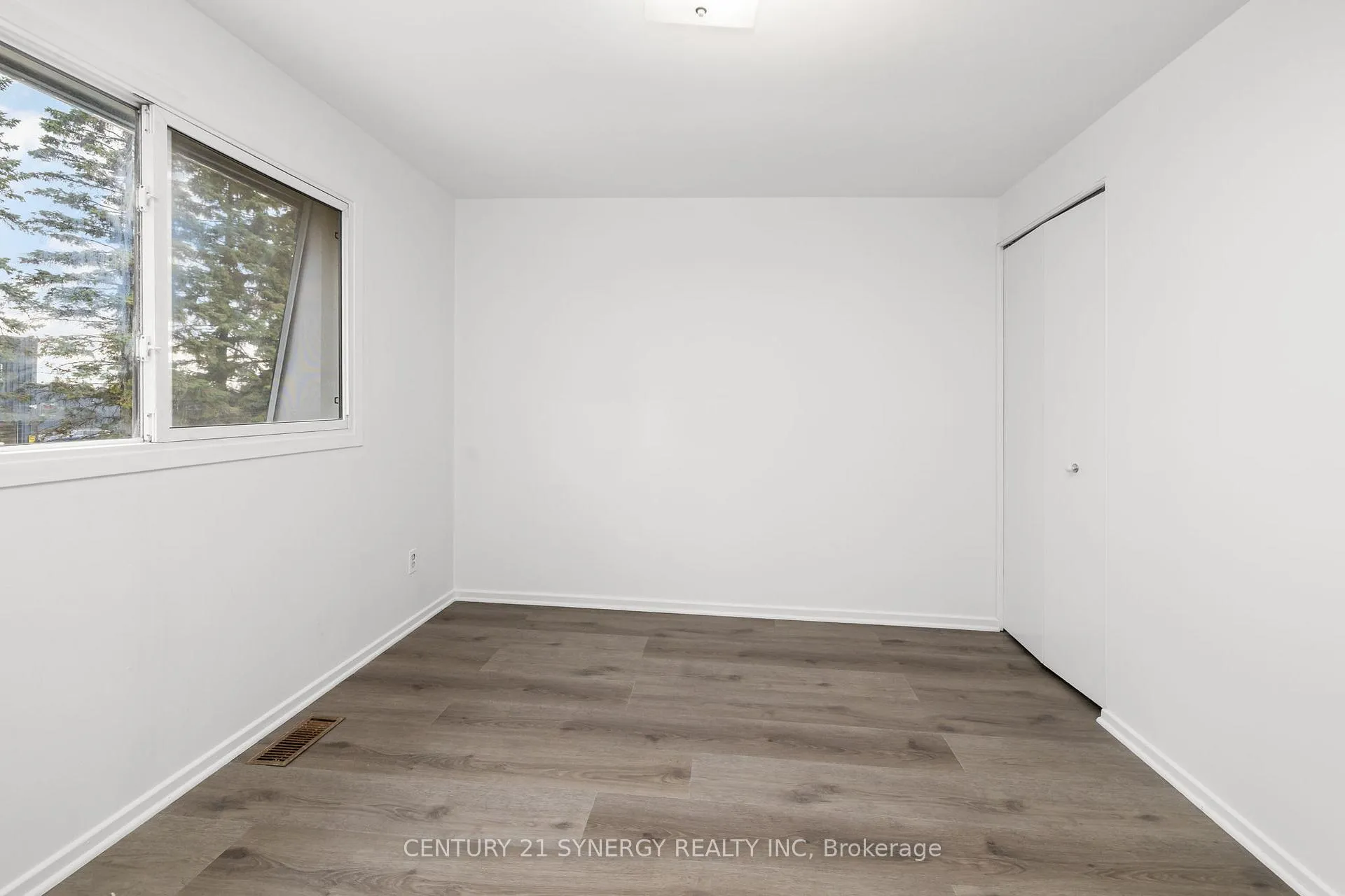 Photo 29 of 59 Oberon Street, Ottawa, Westcliffe Estates — HOMEH