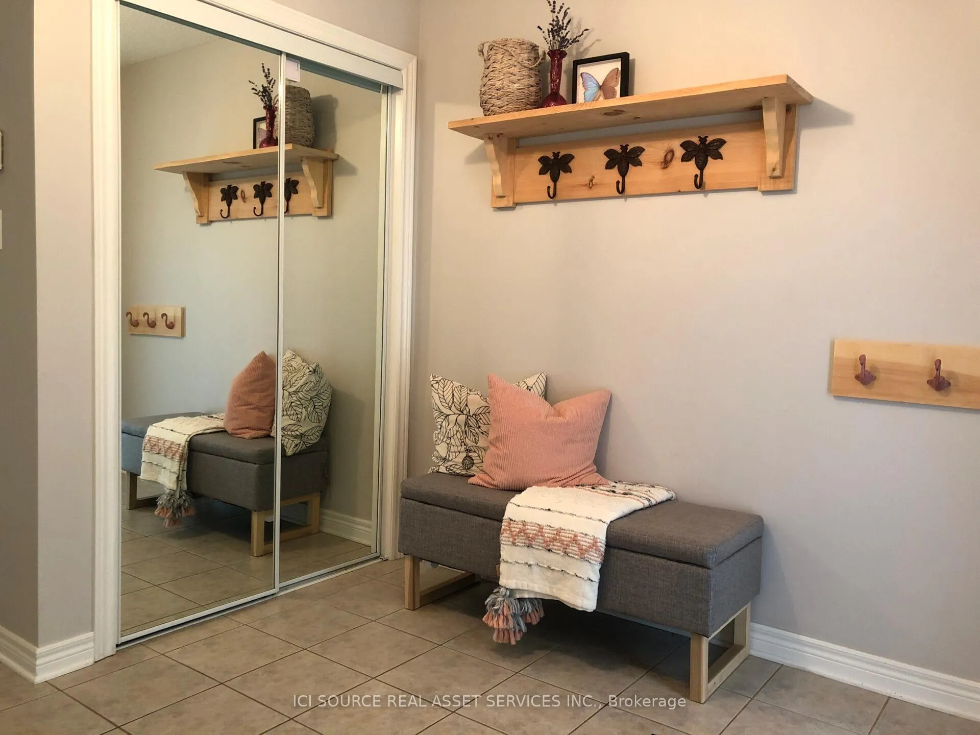 Photo 3 of 98 Summers Drive, Thorold, Confederation Heights — HOMEH