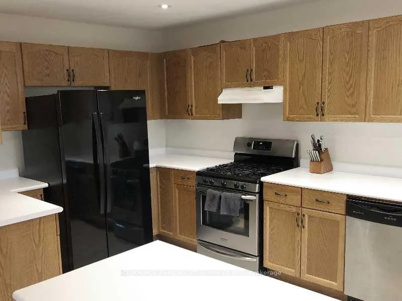 Photo 11 of 98 Summers Drive, Thorold, Confederation Heights — HOMEH