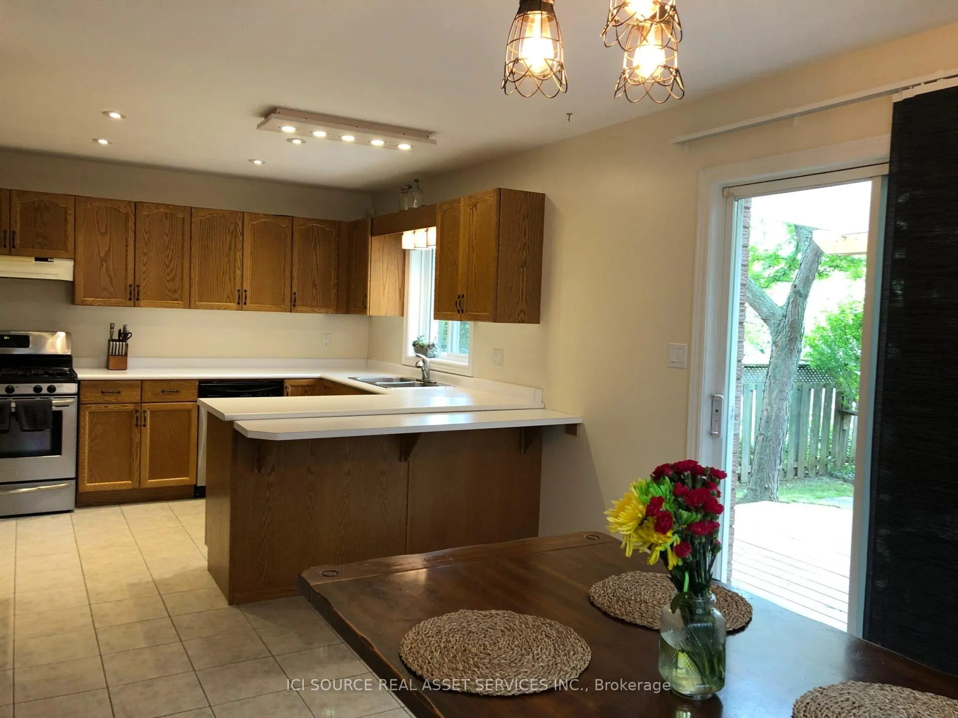 Photo 15 of 98 Summers Drive, Thorold, Confederation Heights — HOMEH